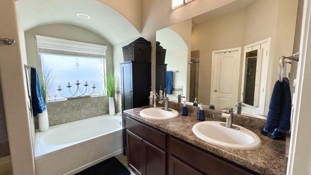 409 Chaparral Dr, Leander, TX 78641