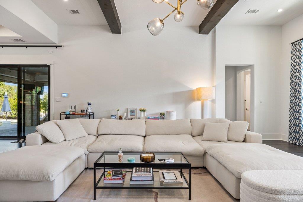 211 Ringtail Stream Dr, Austin, TX 78738