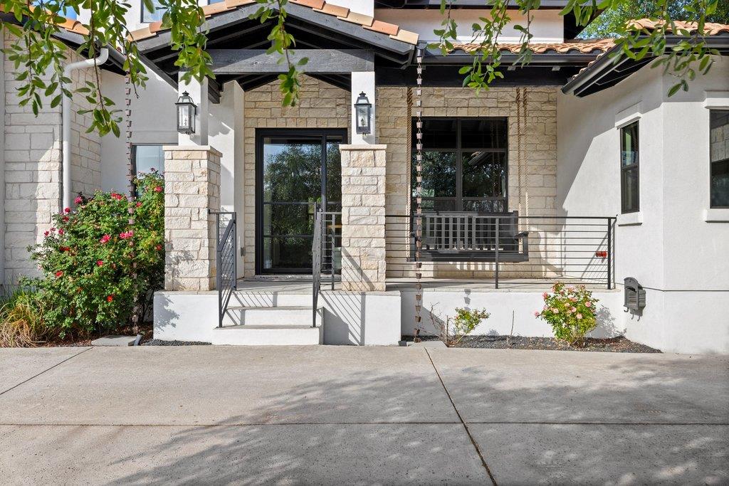 211 Ringtail Stream Dr, Austin, TX 78738