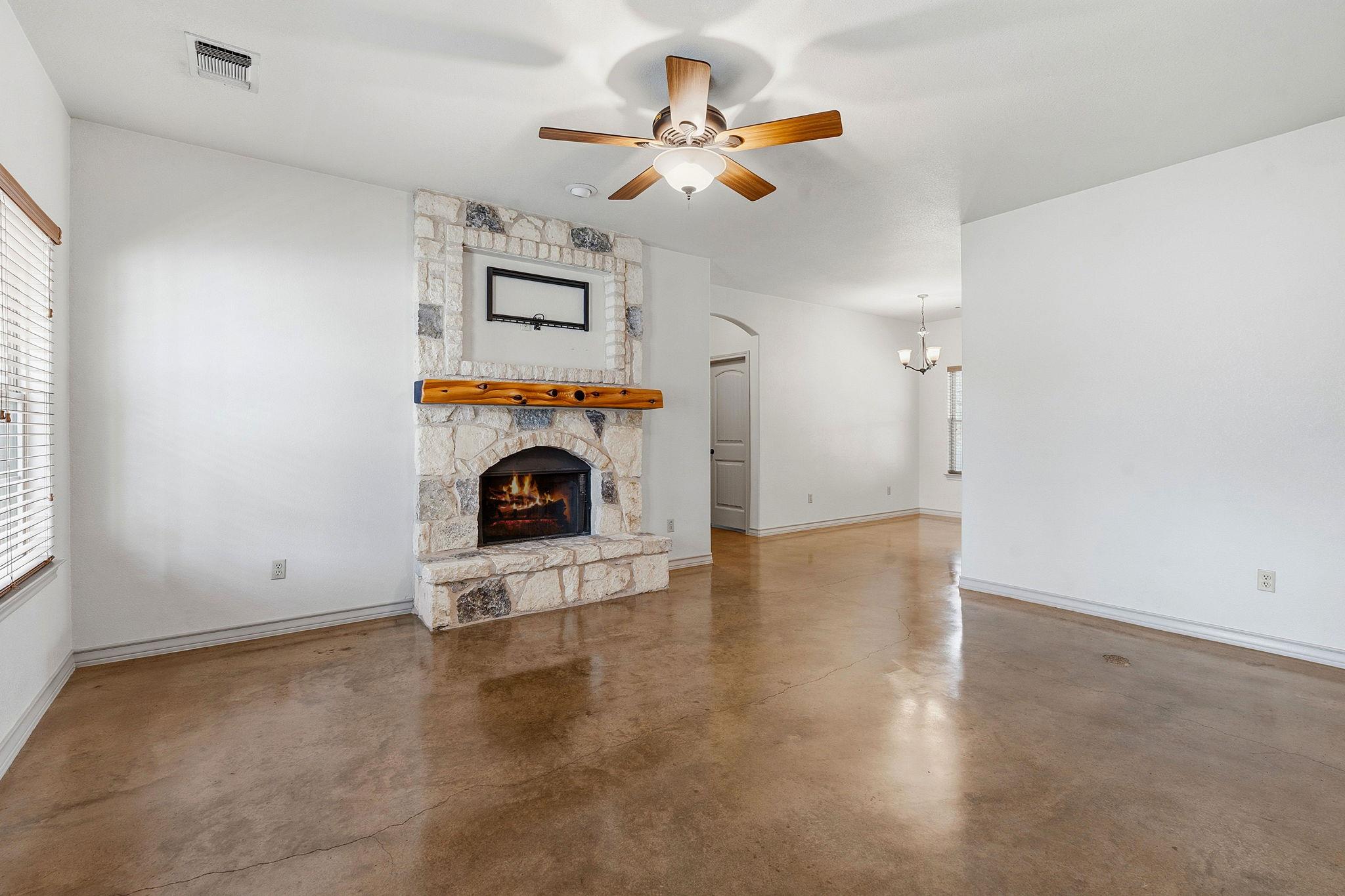 10215 Twin Lake Loop, Dripping Springs, TX 78620