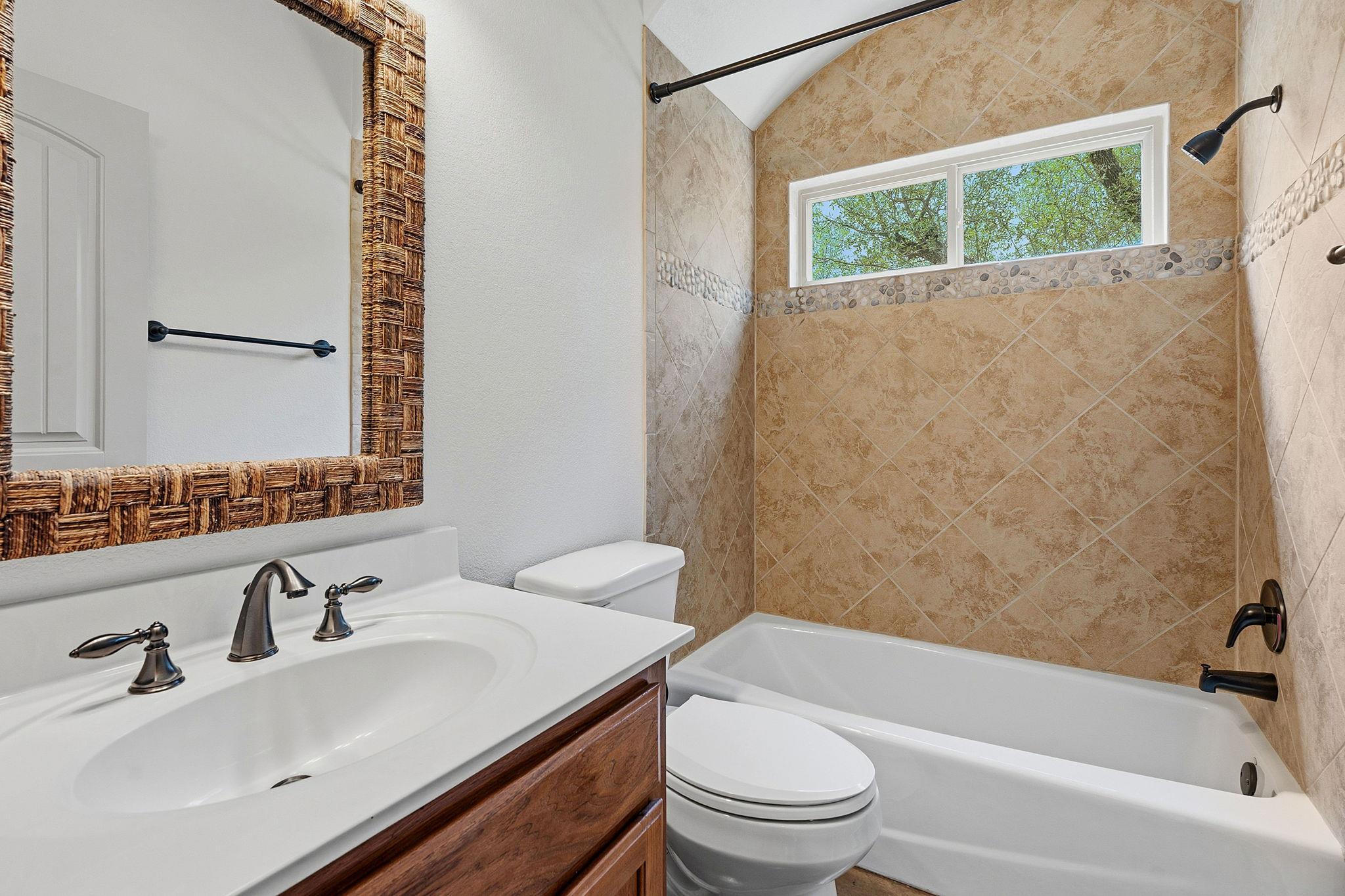 10215 Twin Lake Loop, Dripping Springs, TX 78620