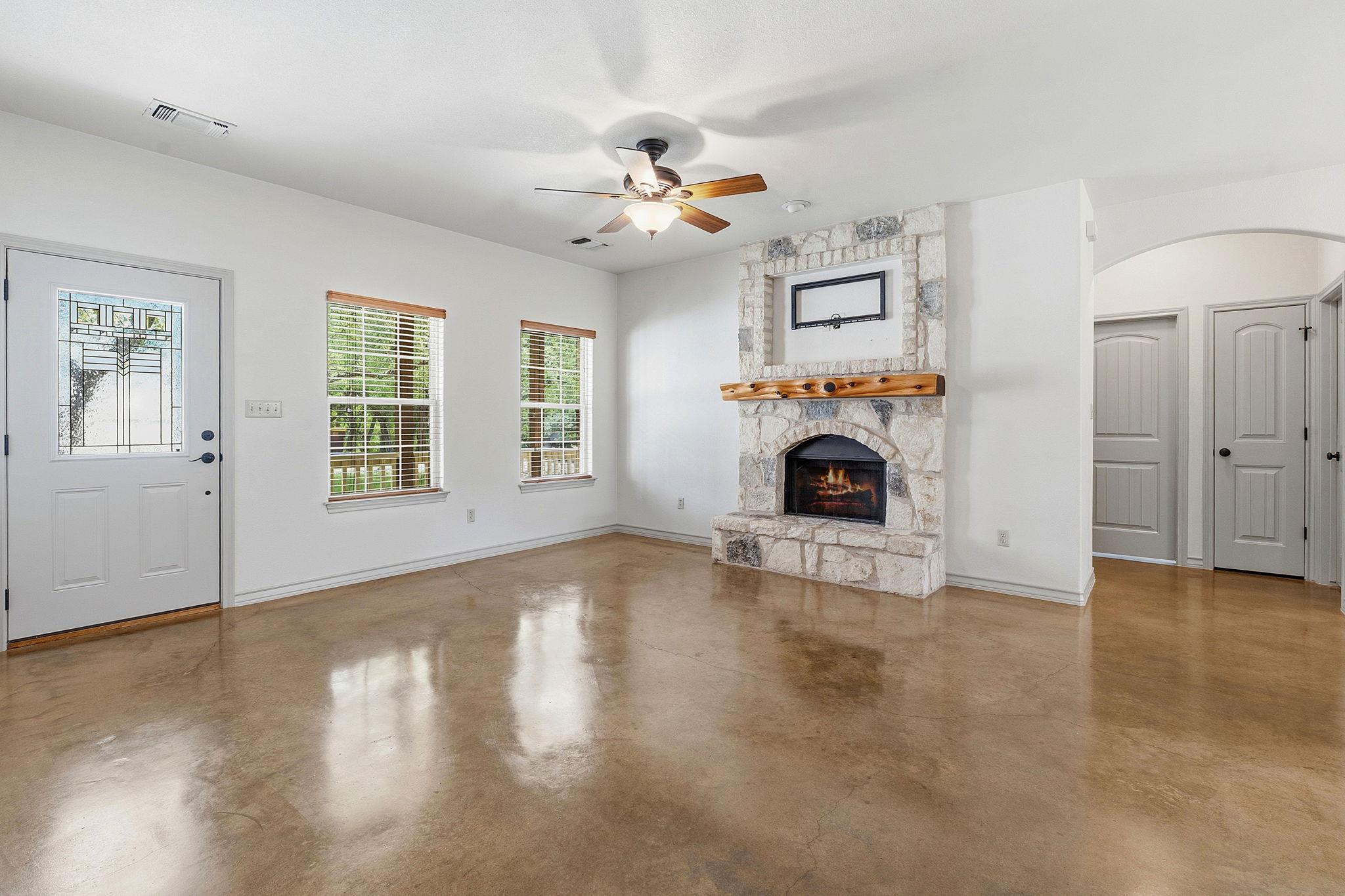 10215 Twin Lake Loop, Dripping Springs, TX 78620