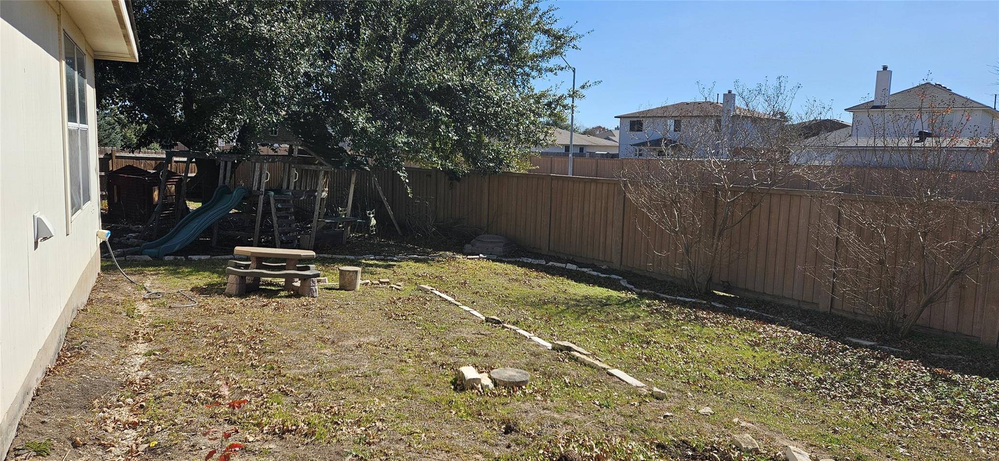 107 HELEN Cv, Hutto, TX 78634