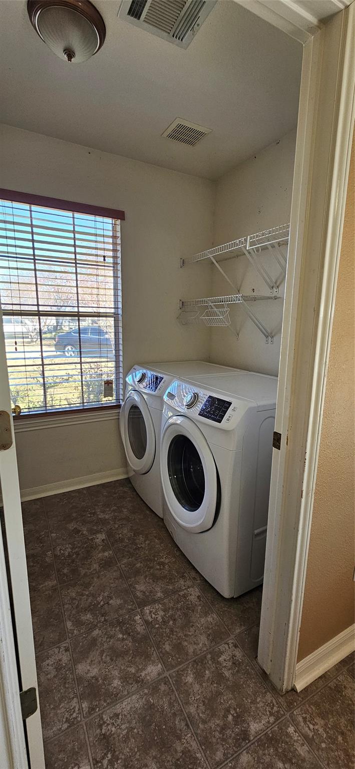 107 HELEN Cv, Hutto, TX 78634