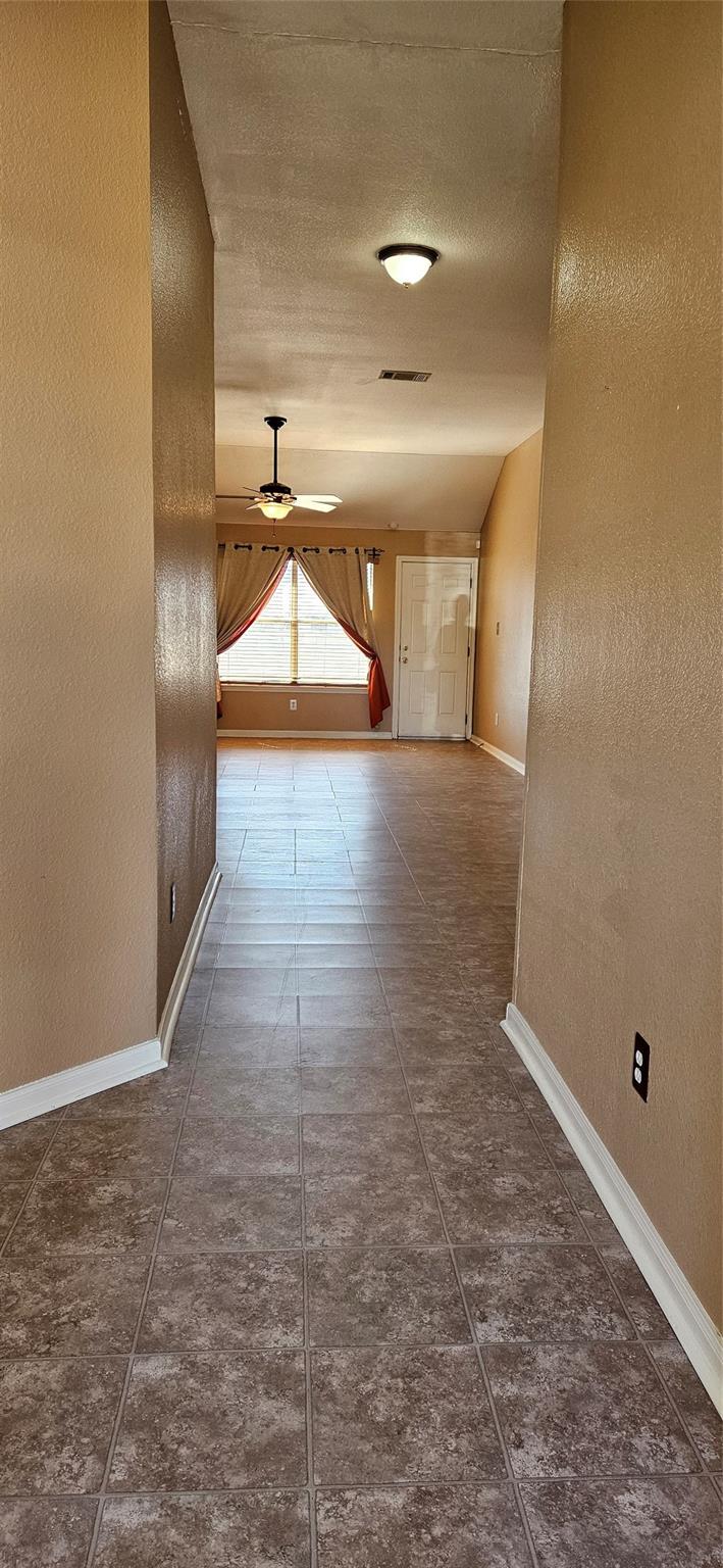 107 HELEN Cv, Hutto, TX 78634