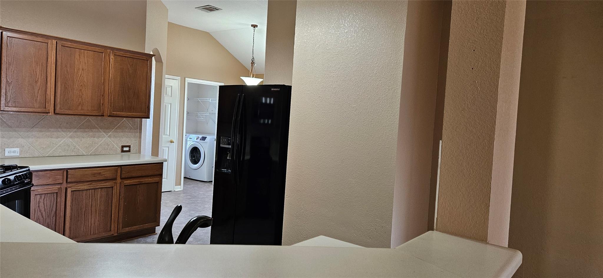 107 HELEN Cv, Hutto, TX 78634