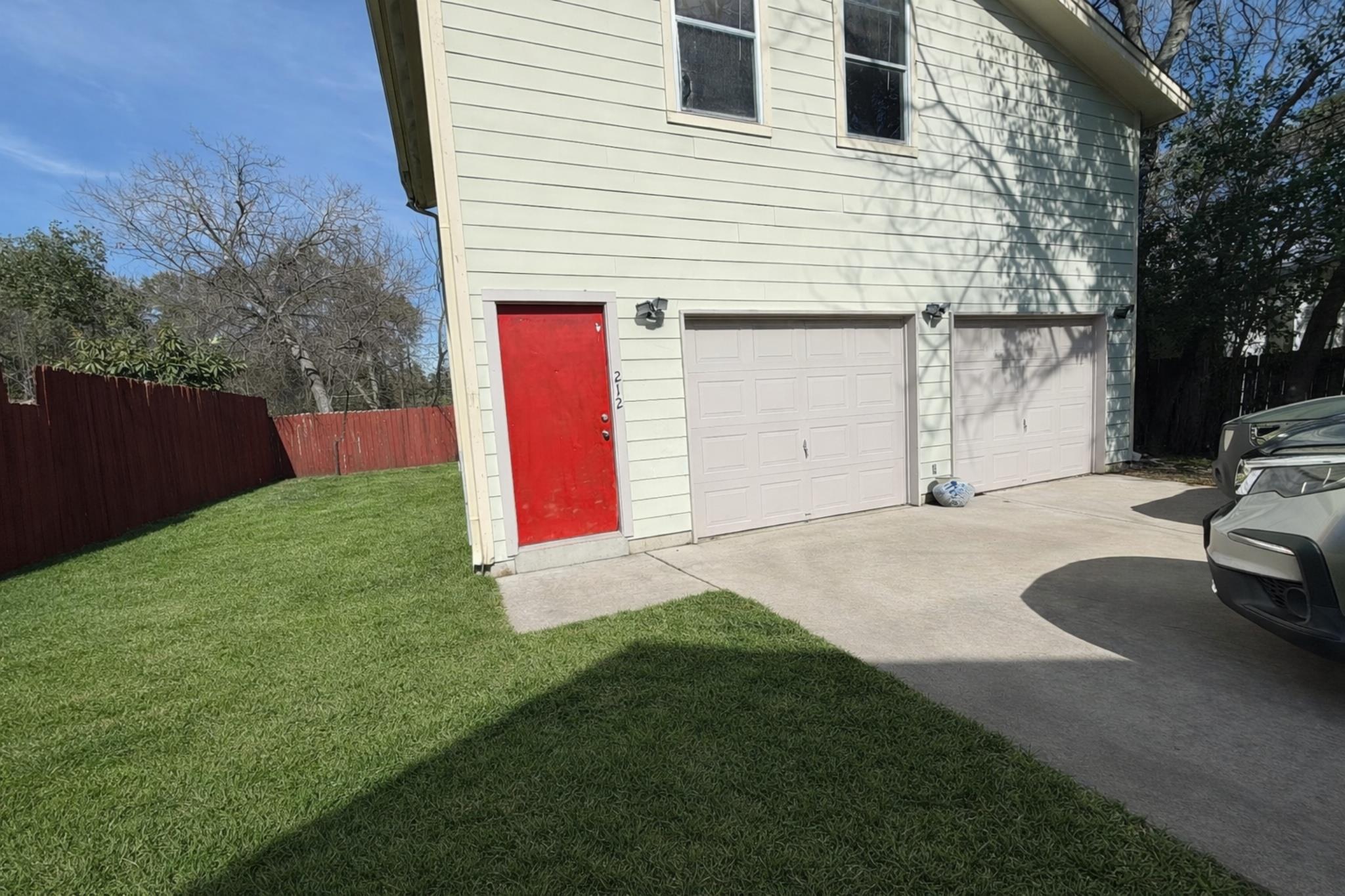 212 Lessin Ln # B, Austin, TX 78704