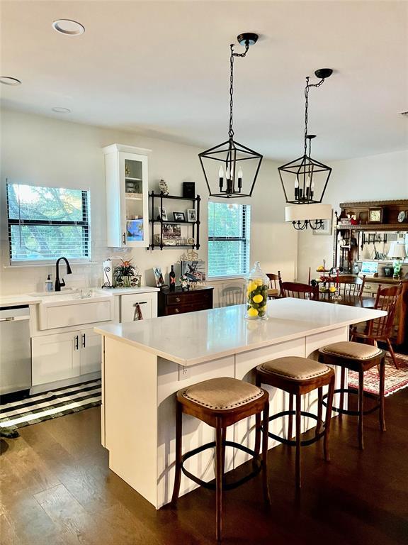 705 Lisa Dr, Austin, TX 78733