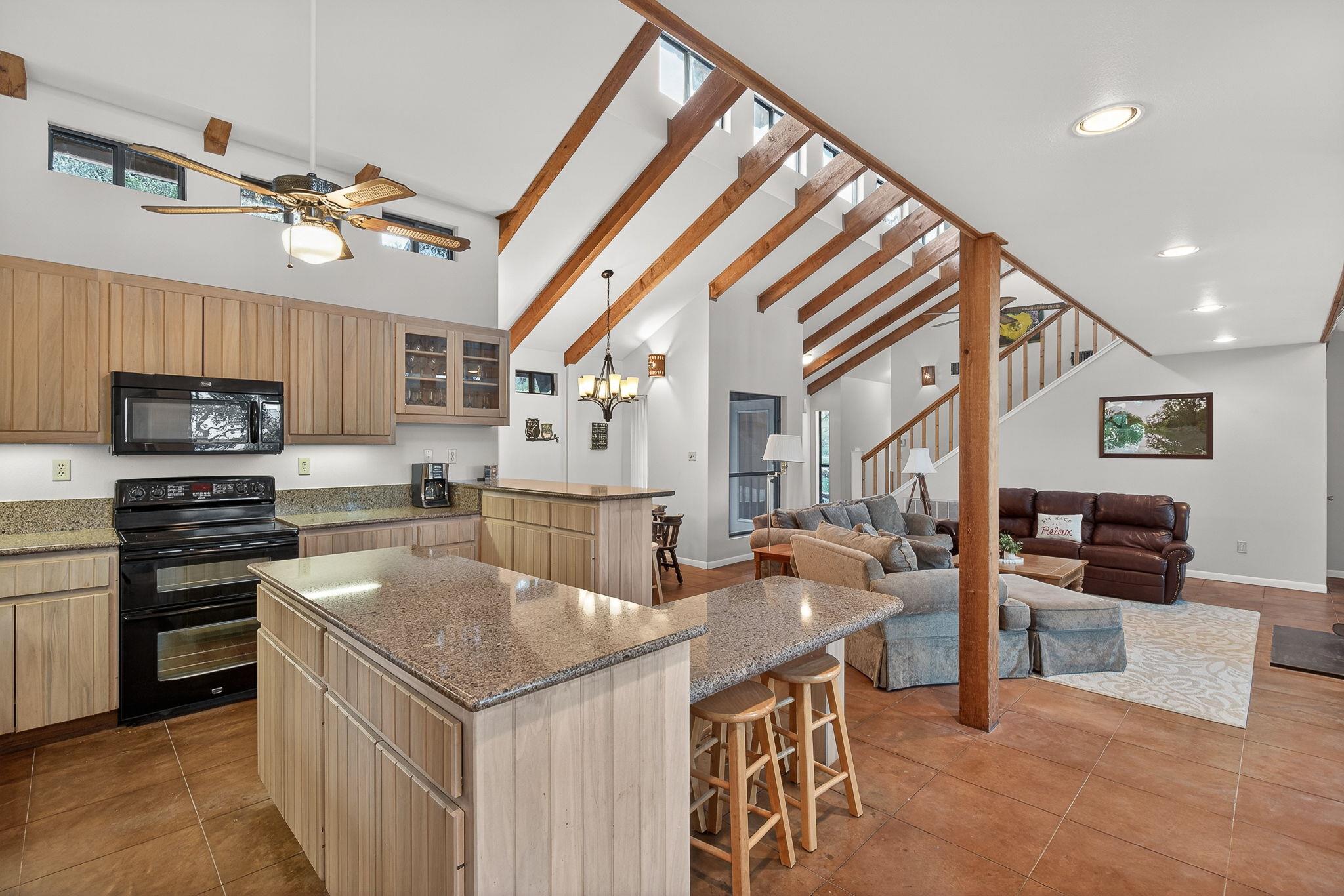 2512 Sunset Cliff Rd, Burnet, TX 78611