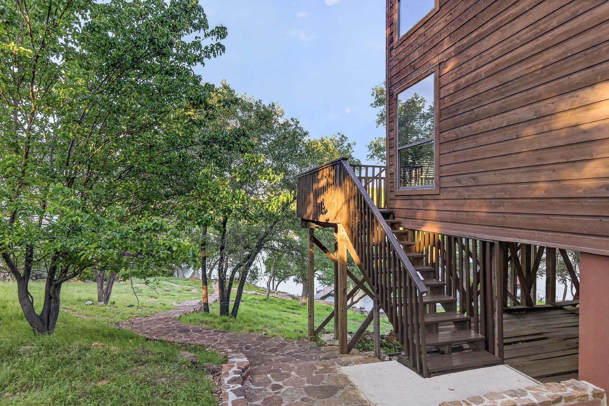 2512 Sunset Cliff Rd, Burnet, TX 78611