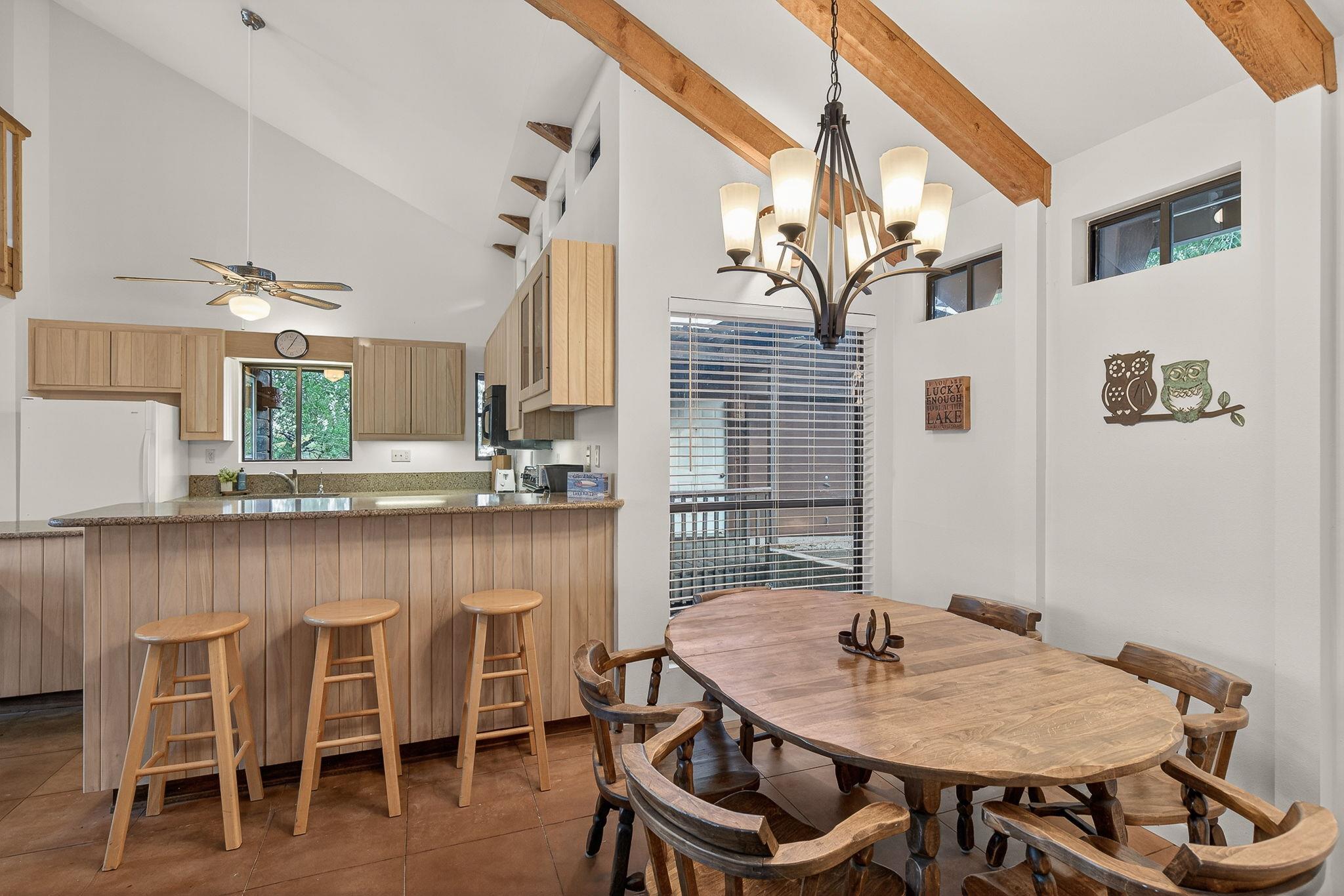 2512 Sunset Cliff Rd, Burnet, TX 78611