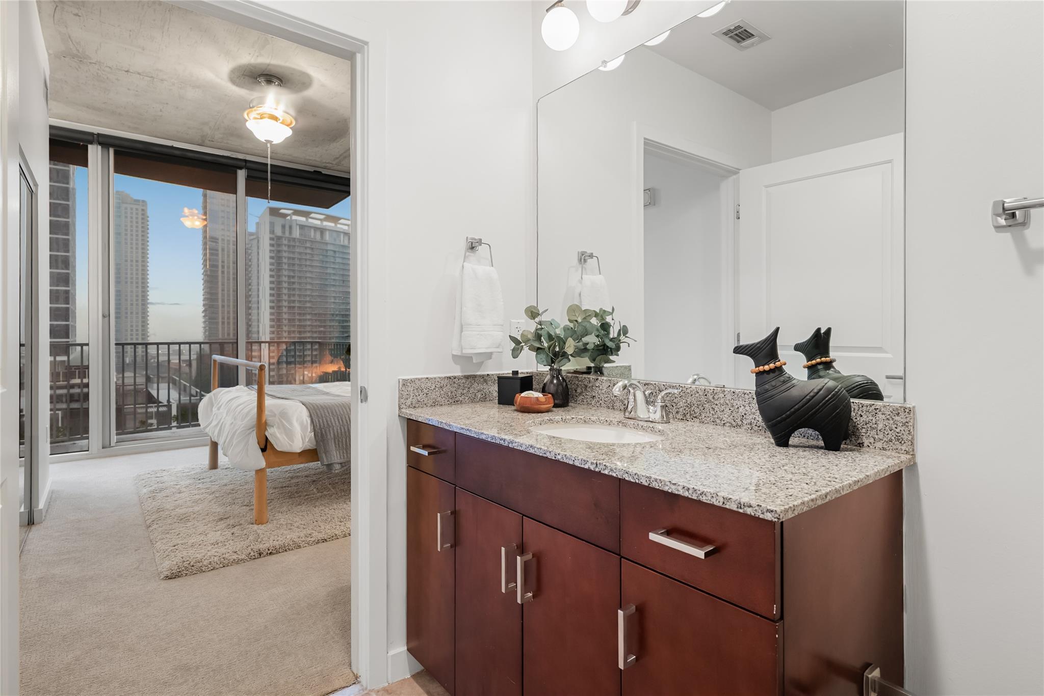 360 Nueces St # 1112, Austin, TX 78701