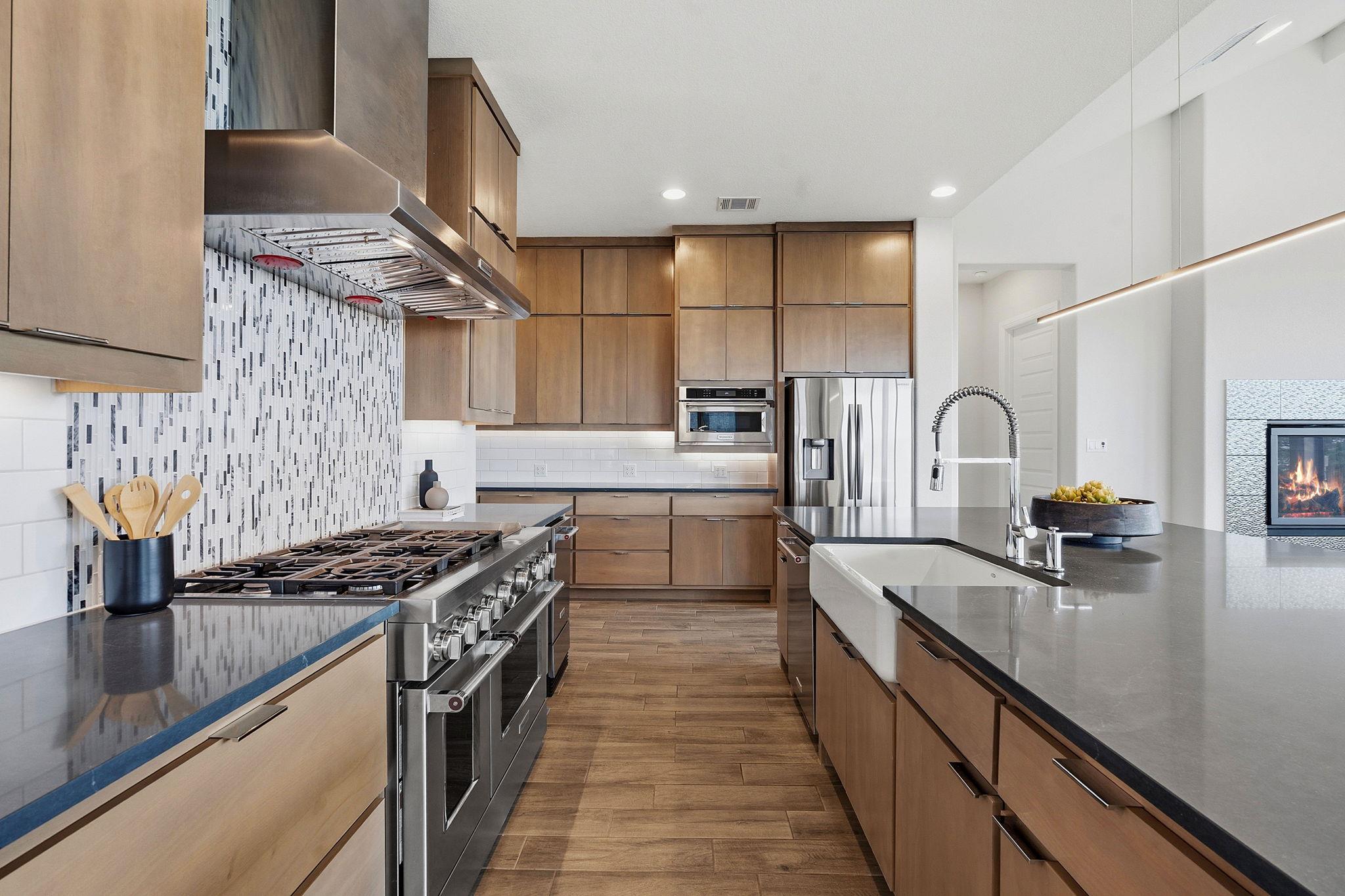 2414 Sunset Vista Cir # 32, Spicewood, TX 78669