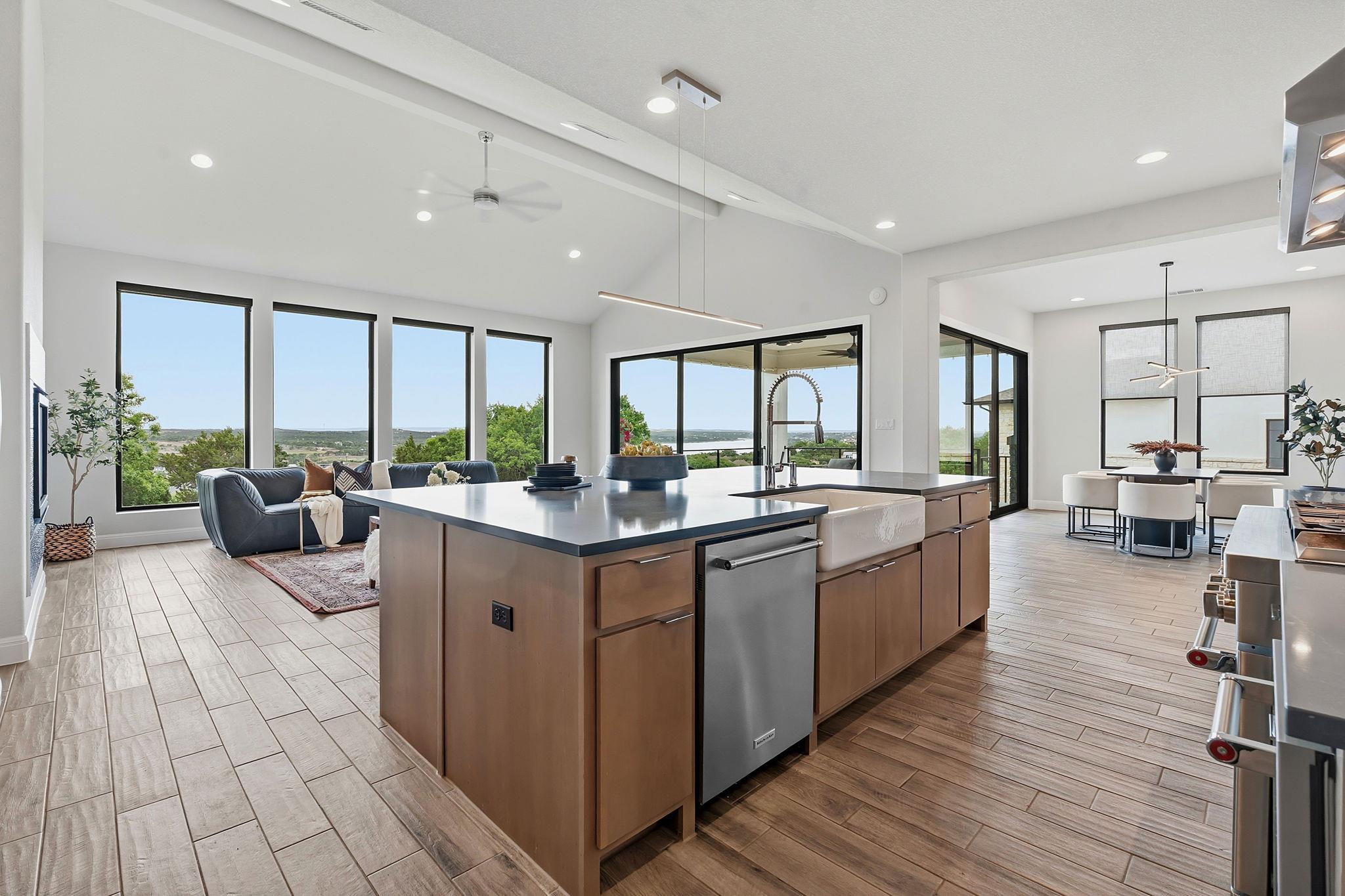 2414 Sunset Vista Cir # 32, Spicewood, TX 78669