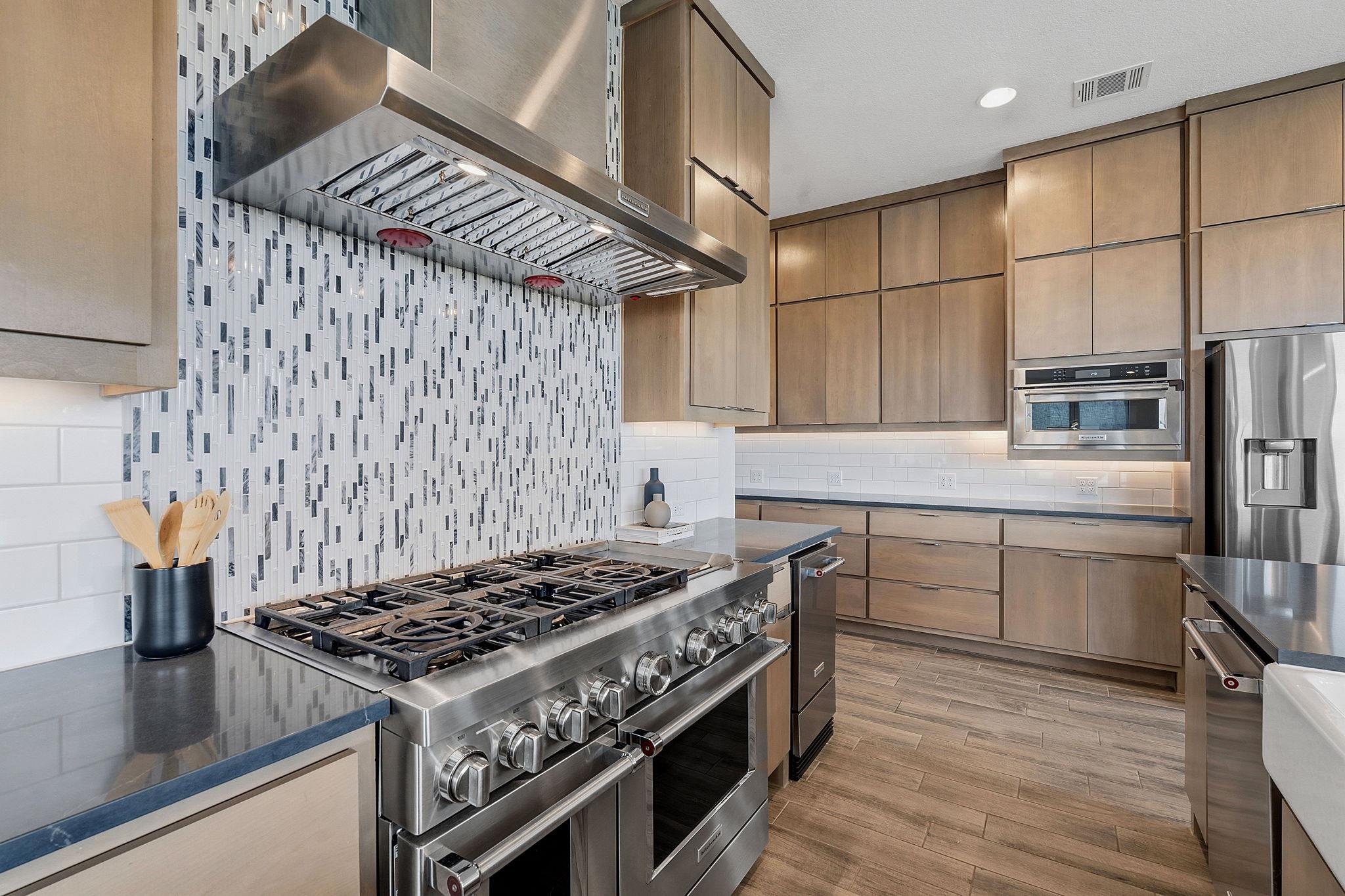 2414 Sunset Vista Cir # 32, Spicewood, TX 78669