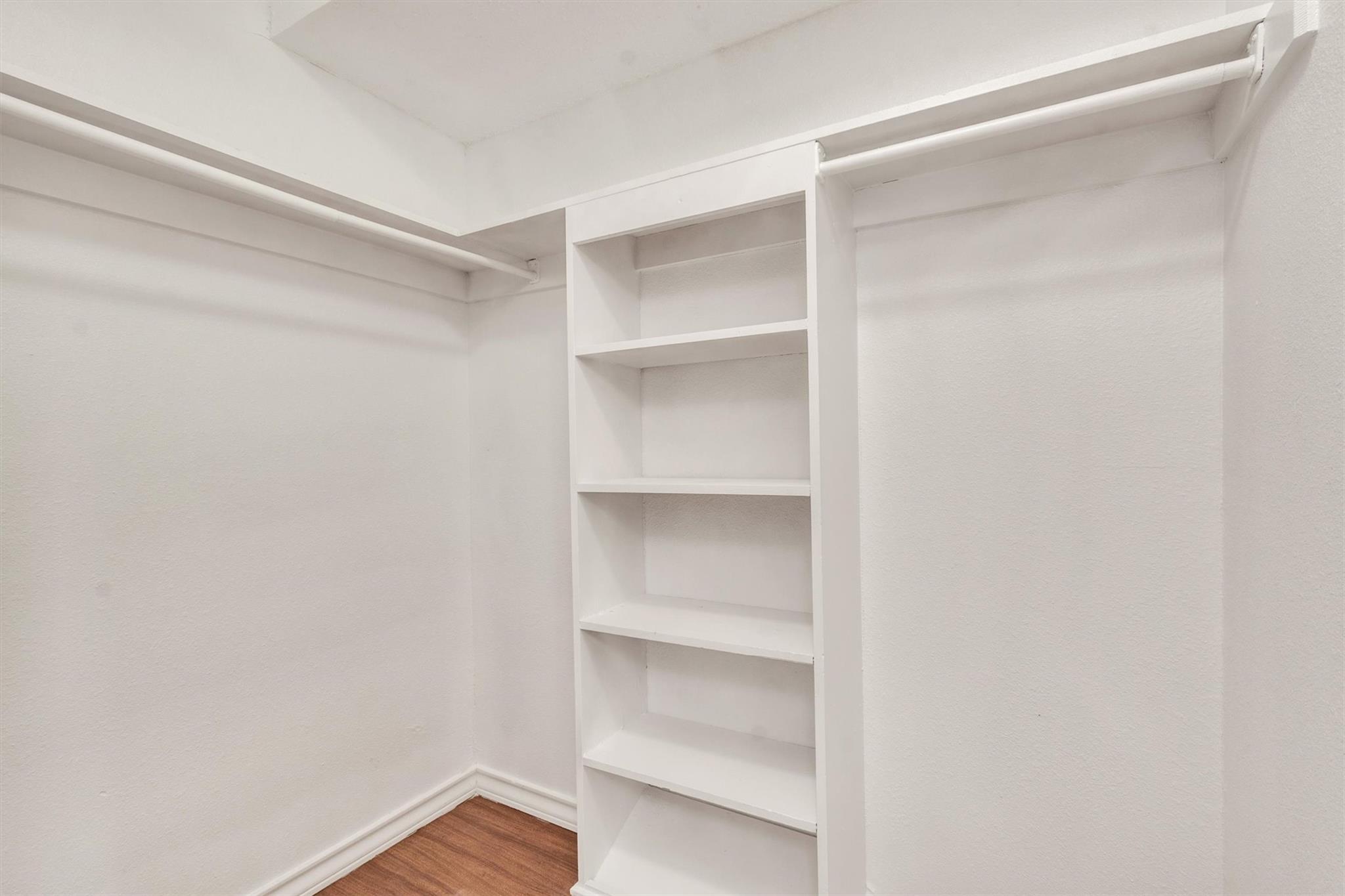 807 Travis St, Lockhart, TX 78644