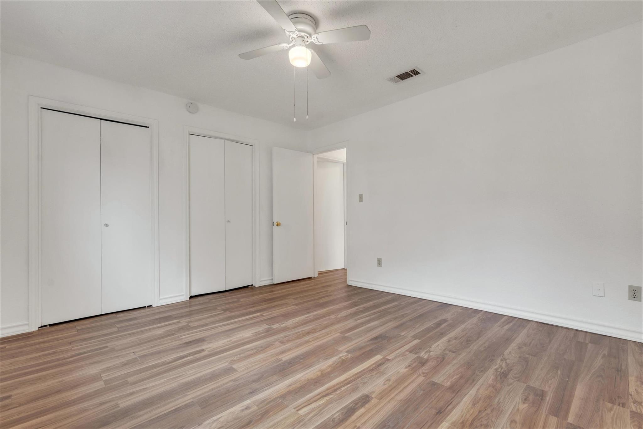 807 Travis St, Lockhart, TX 78644