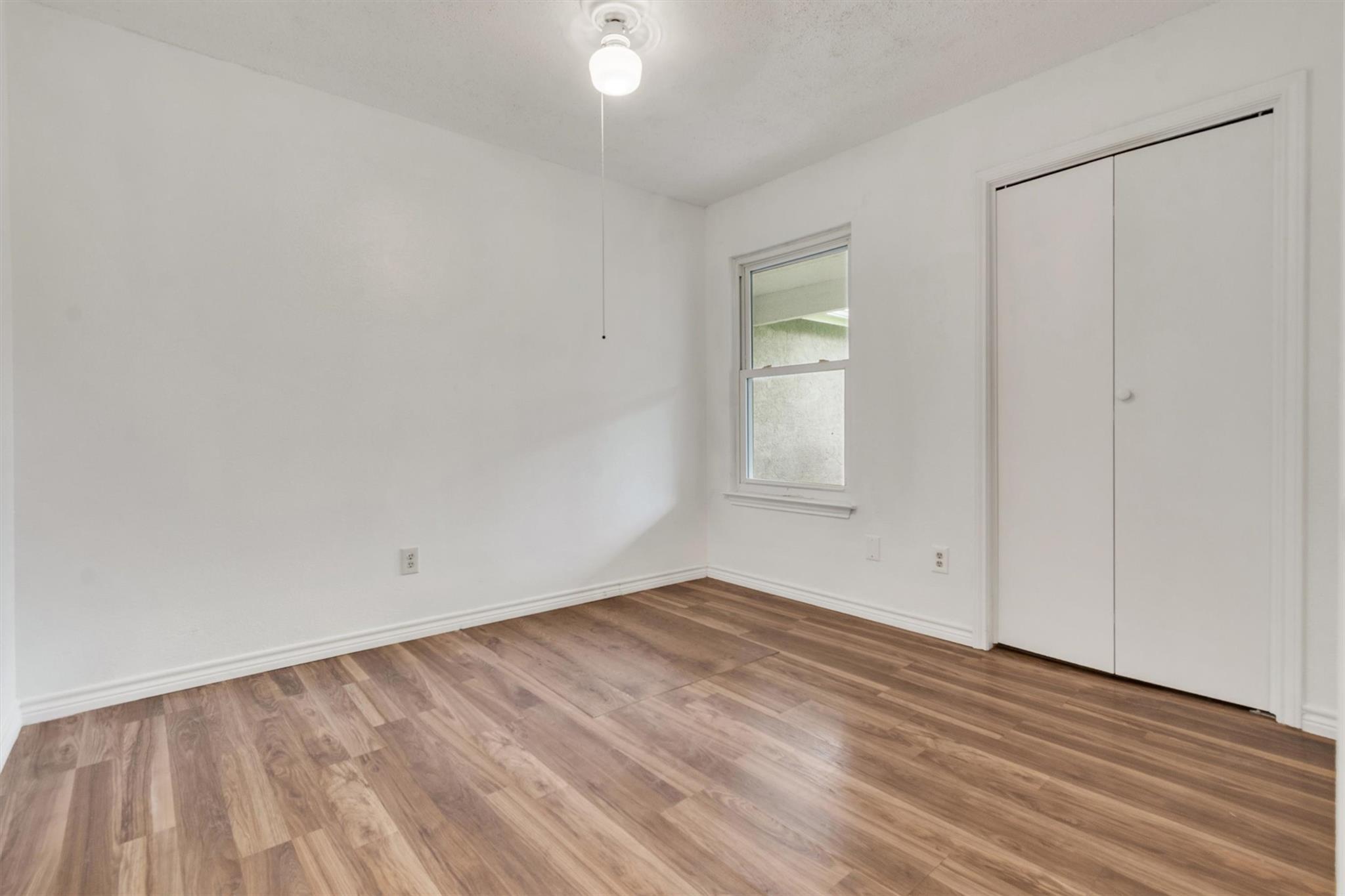 807 Travis St, Lockhart, TX 78644