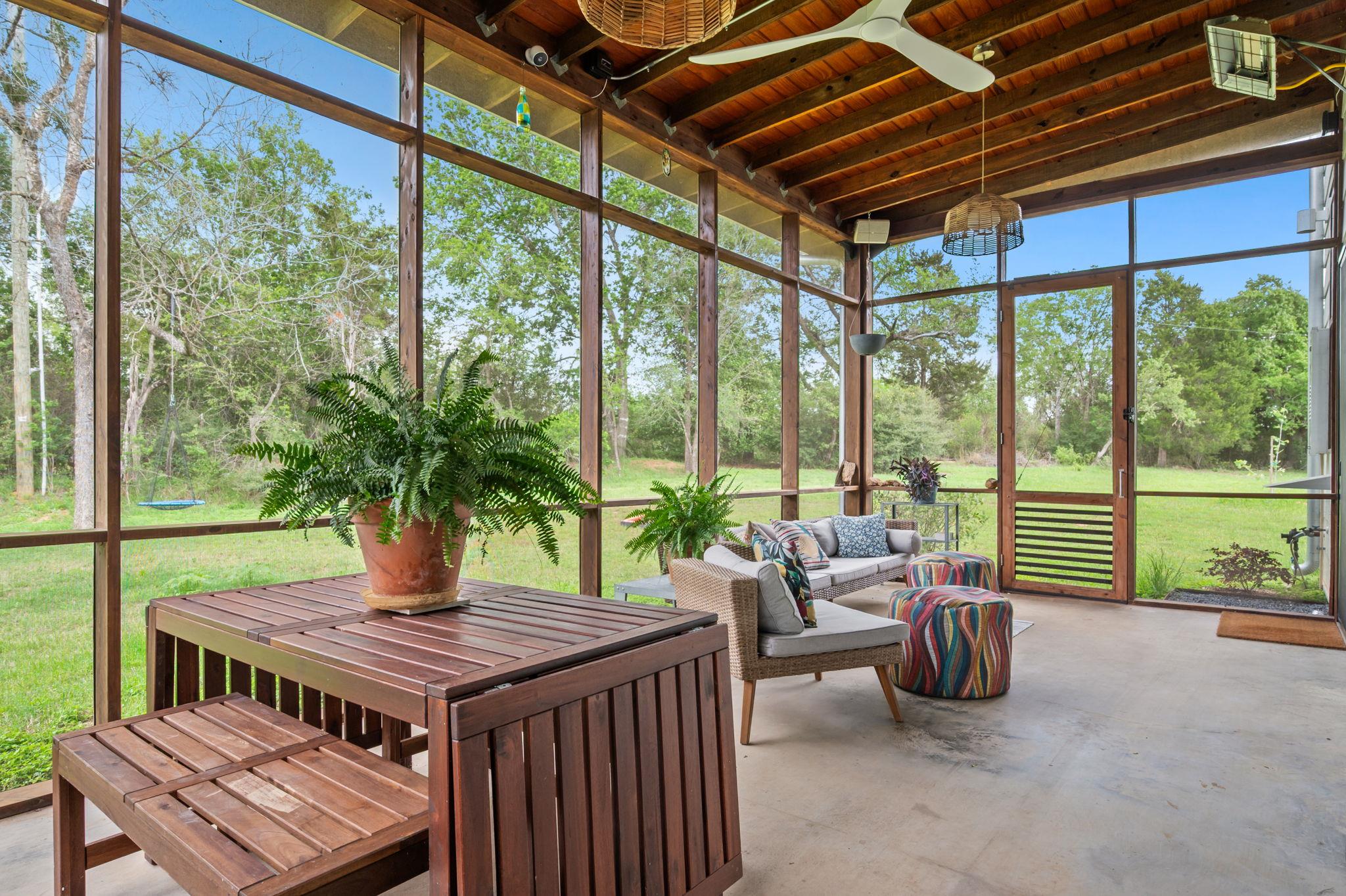 534 Old McDade Rd, Elgin, TX 78621