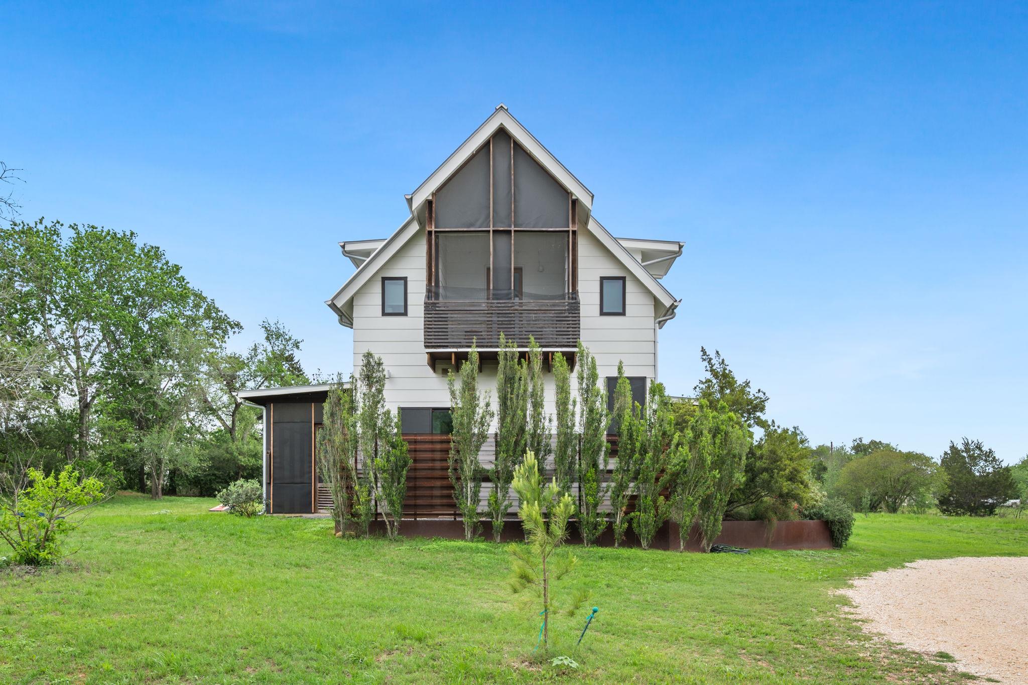 534 Old McDade Rd, Elgin, TX 78621