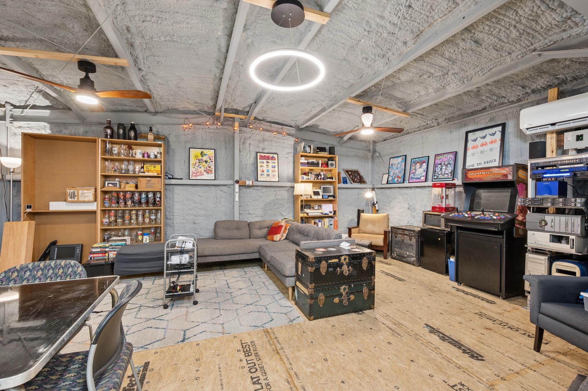 534 Old McDade Rd, Elgin, TX 78621