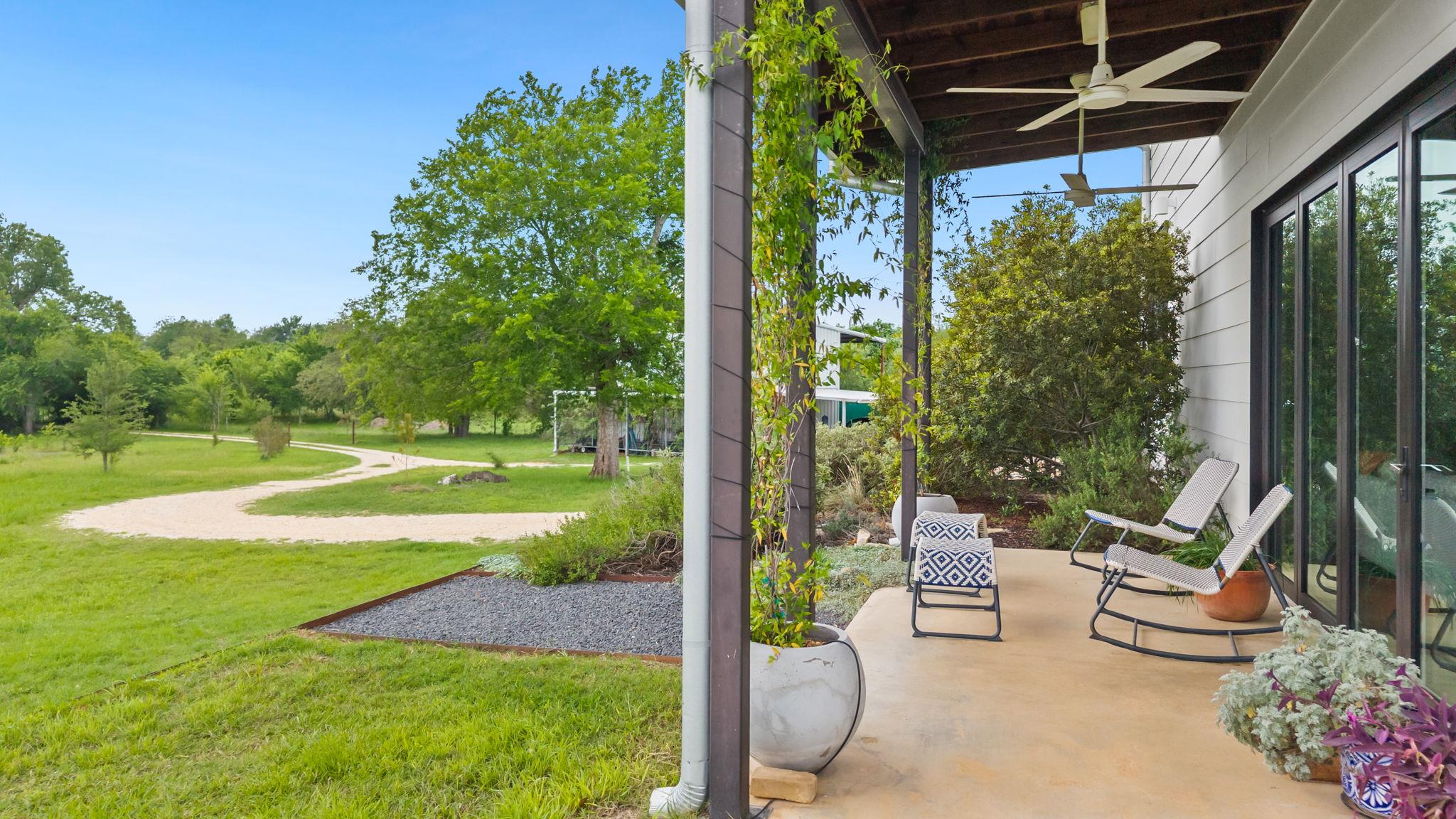 534 Old McDade Rd, Elgin, TX 78621