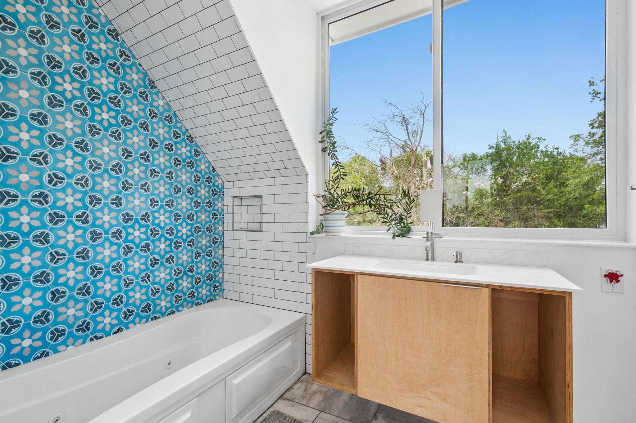 534 Old McDade Rd, Elgin, TX 78621