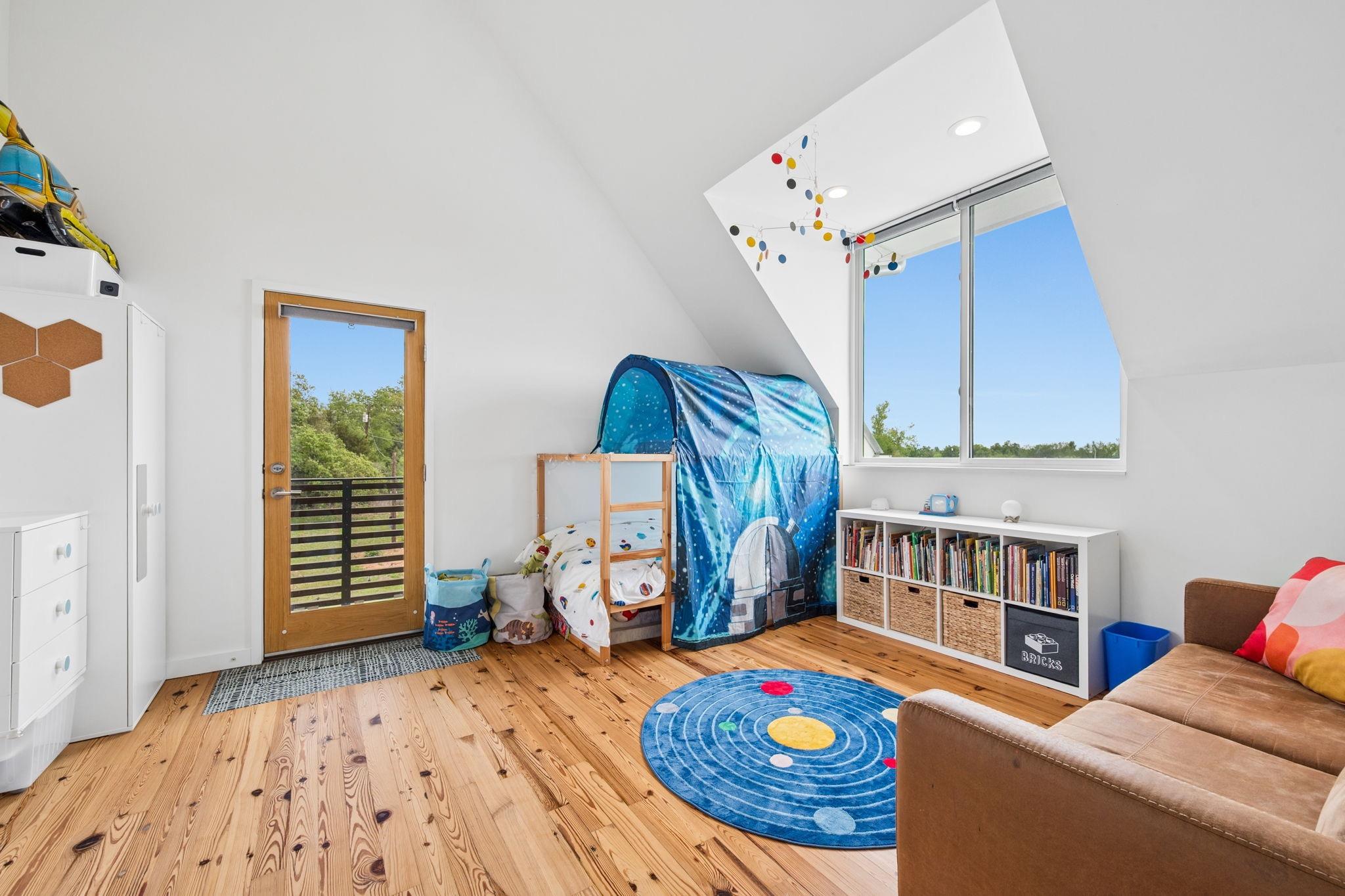 534 Old McDade Rd, Elgin, TX 78621