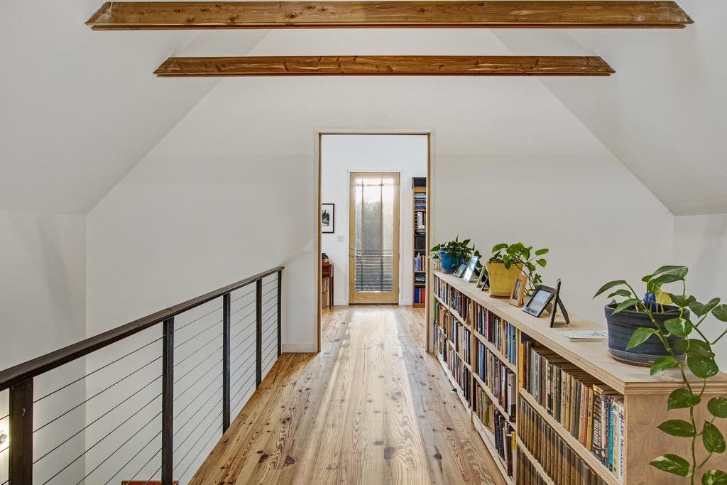 534 Old McDade Rd, Elgin, TX 78621