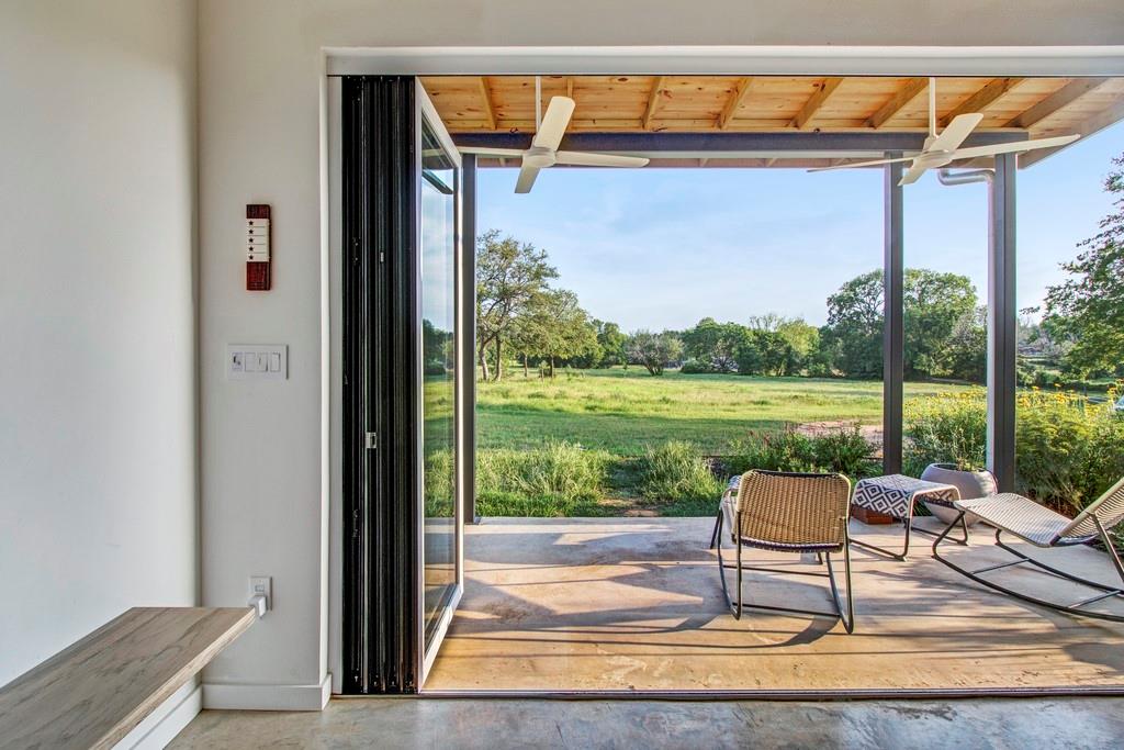 534 Old McDade Rd, Elgin, TX 78621