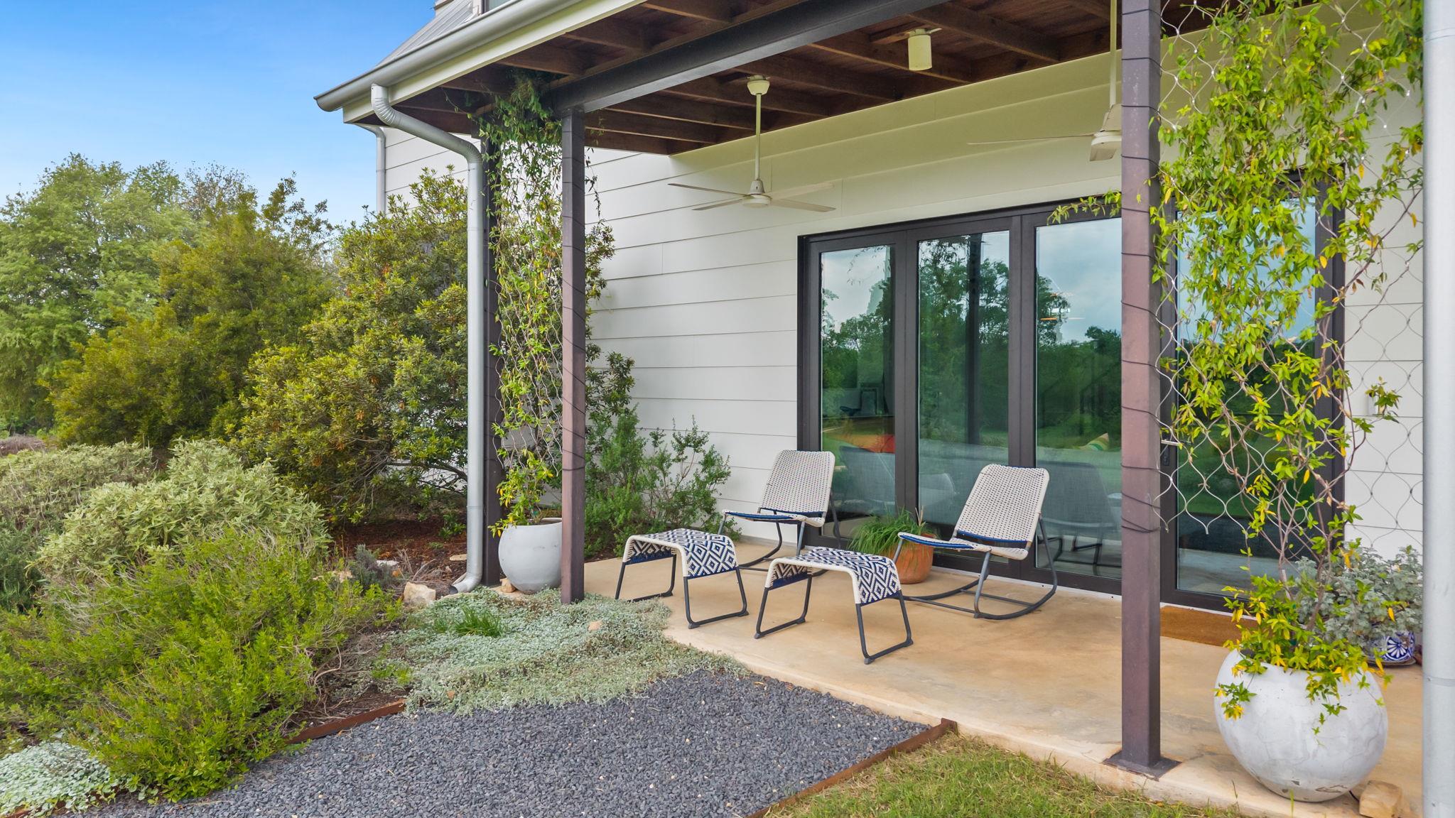 534 Old McDade Rd, Elgin, TX 78621