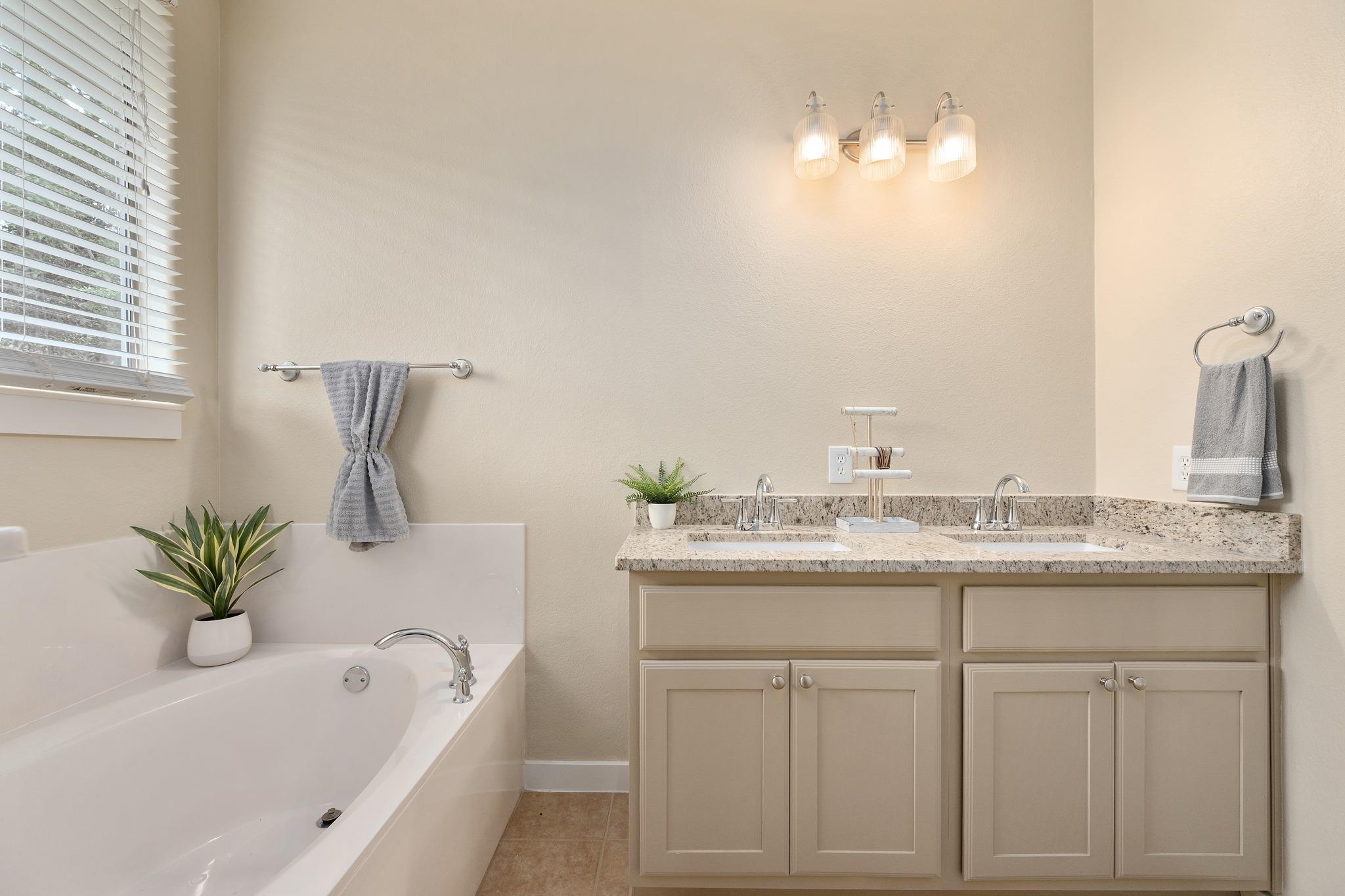 105 Rosebud Ln, Georgetown, TX 78633