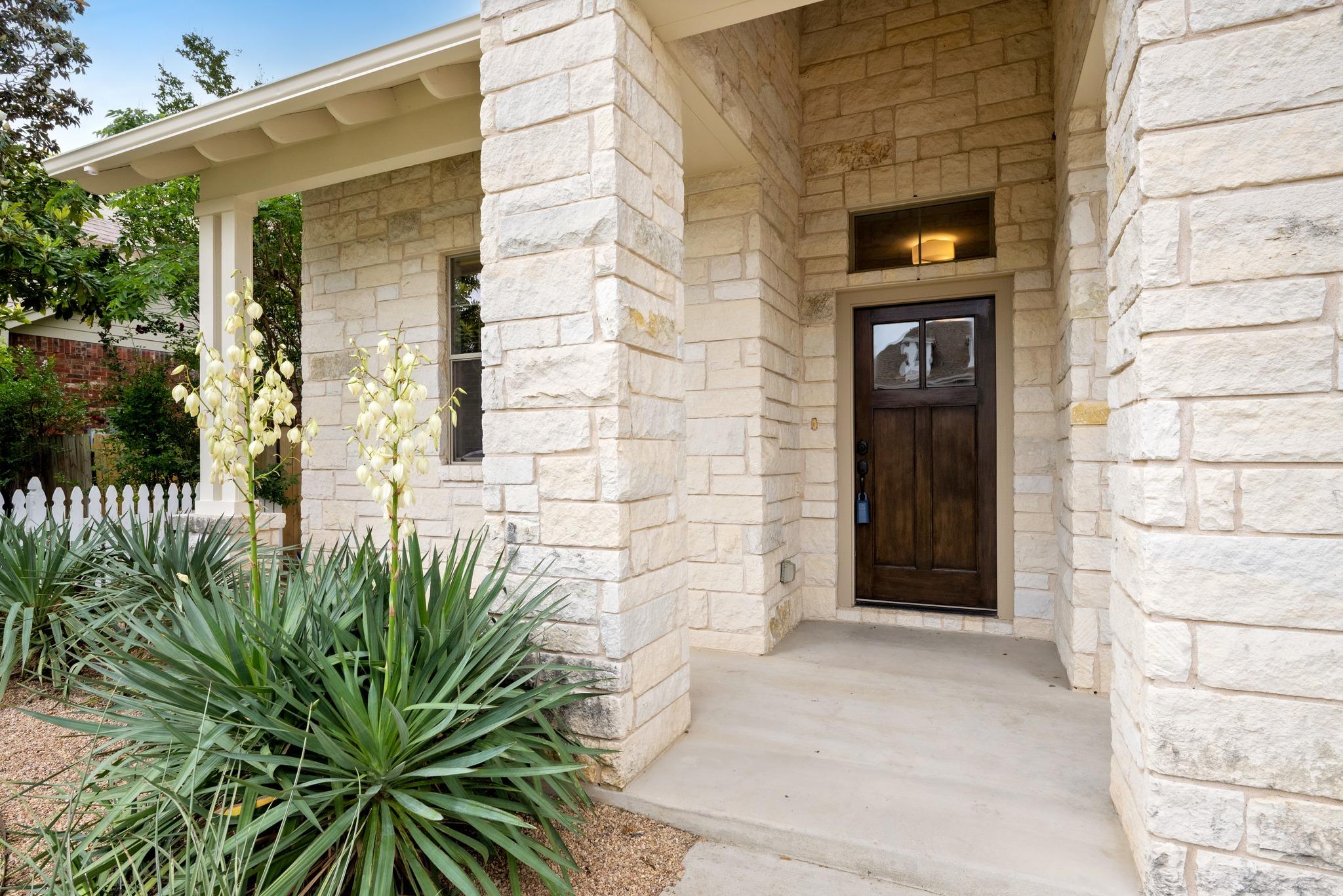 105 Rosebud Ln, Georgetown, TX 78633