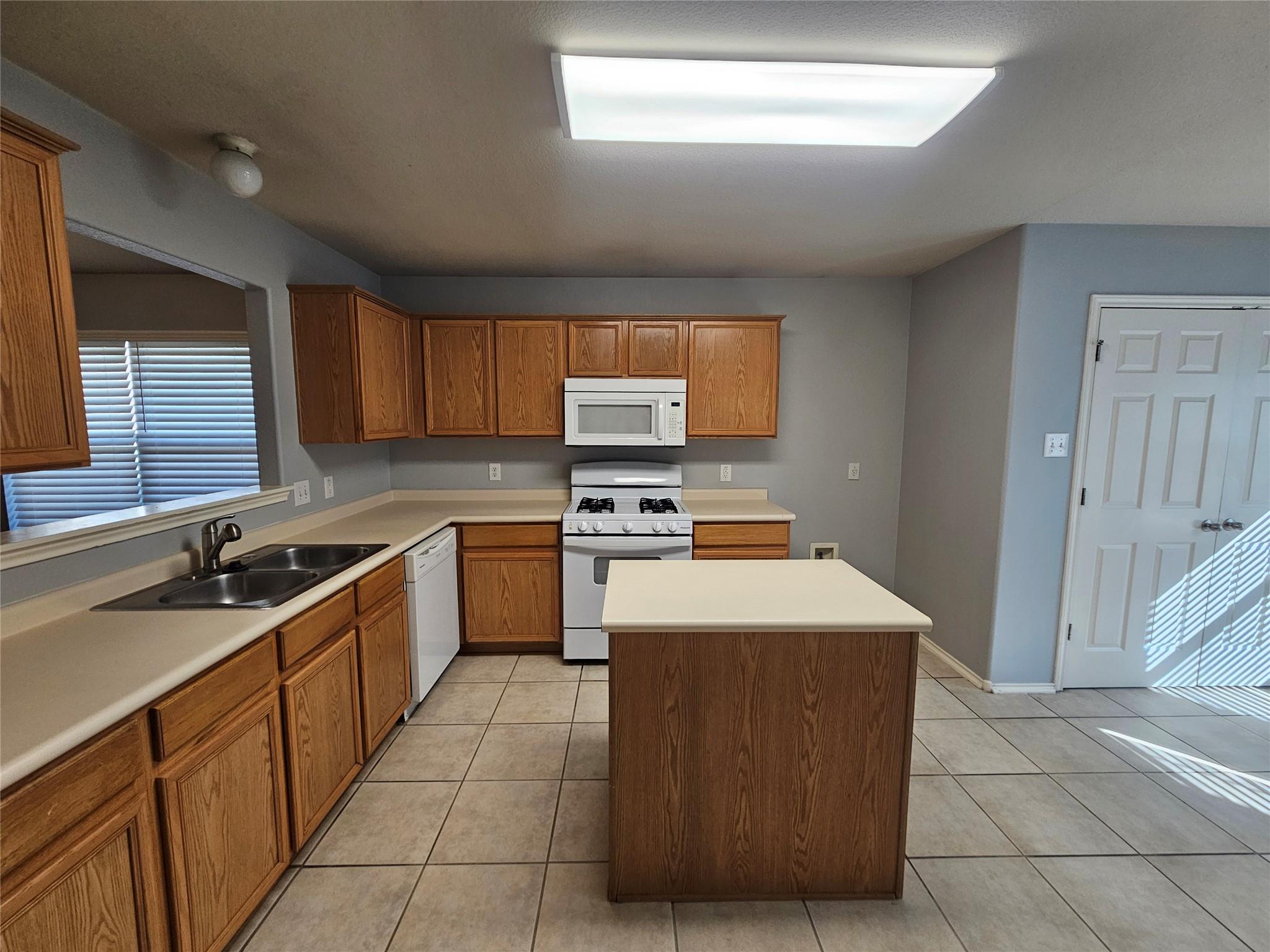 201 Bluebonnet Trl, Leander, TX 78641