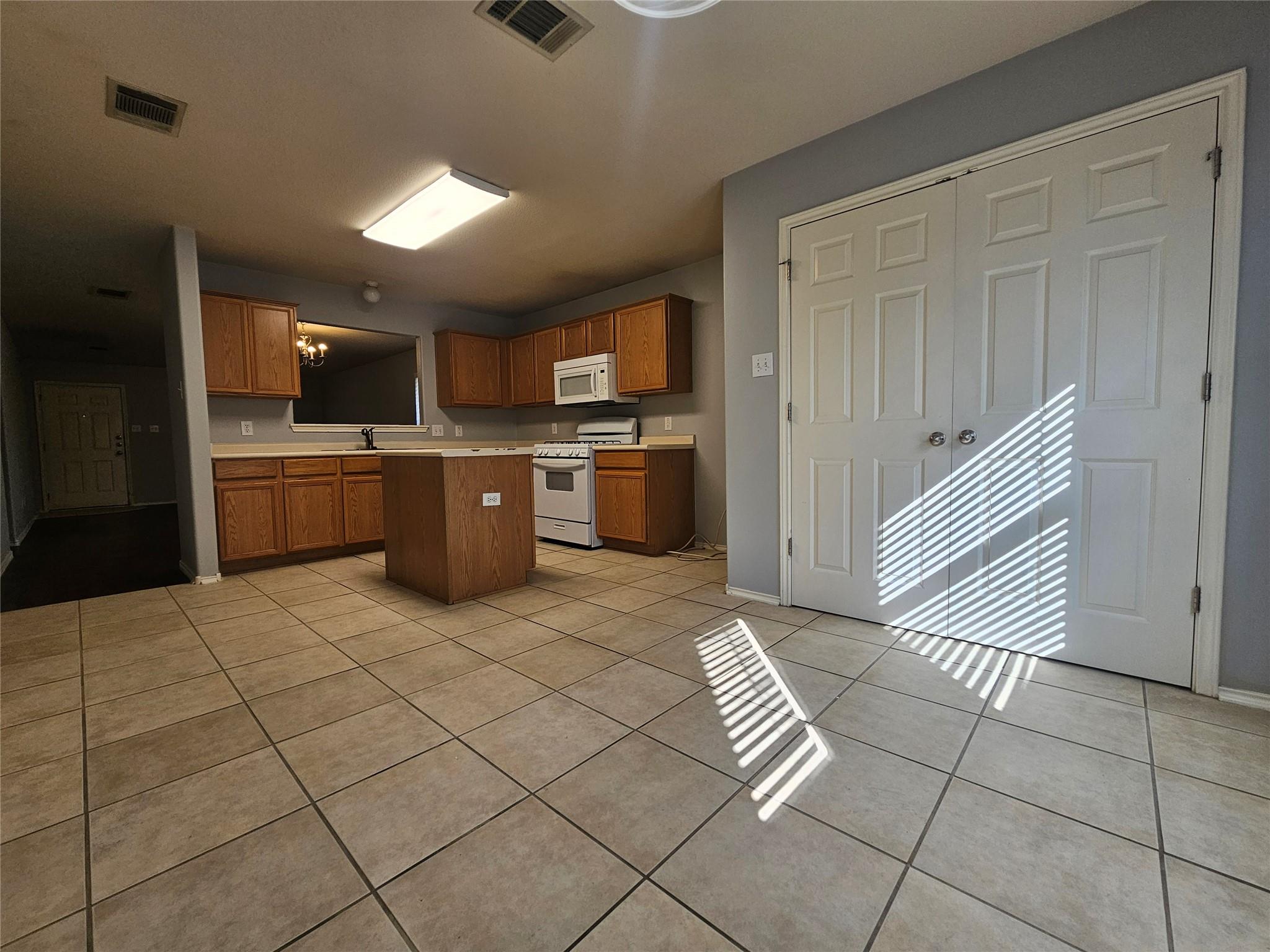 201 Bluebonnet Trl, Leander, TX 78641