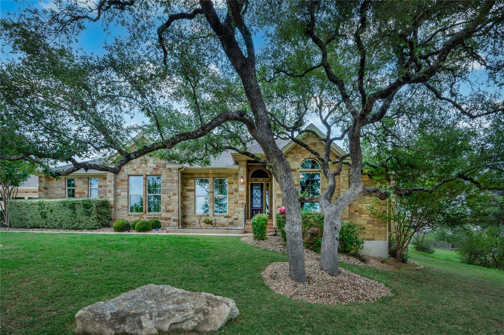 5129 Diamante Dr, Spicewood, TX 78669