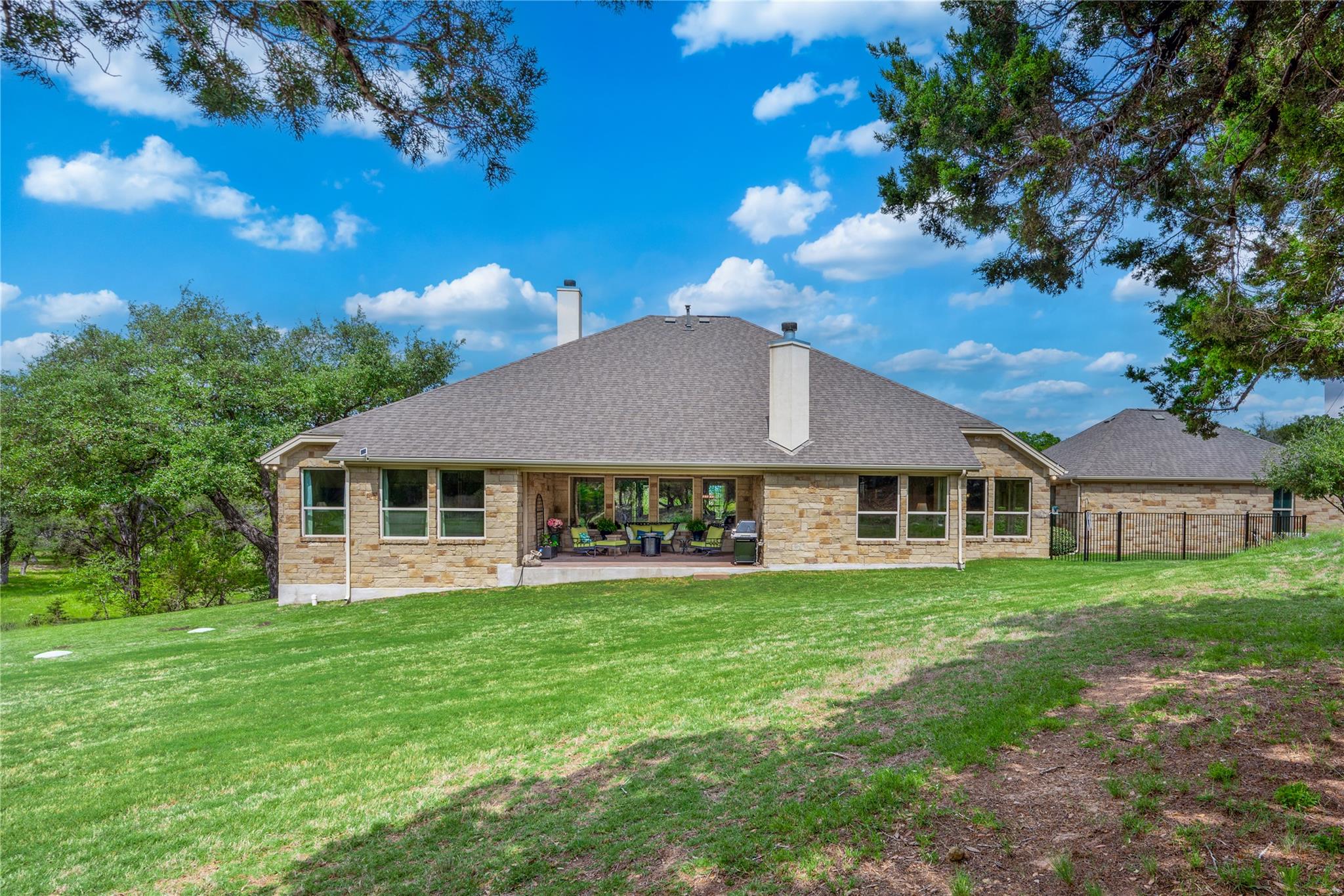 5129 Diamante Dr, Spicewood, TX 78669