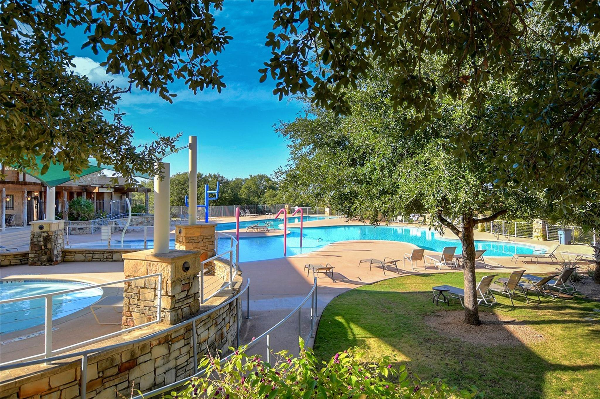 5129 Diamante Dr, Spicewood, TX 78669