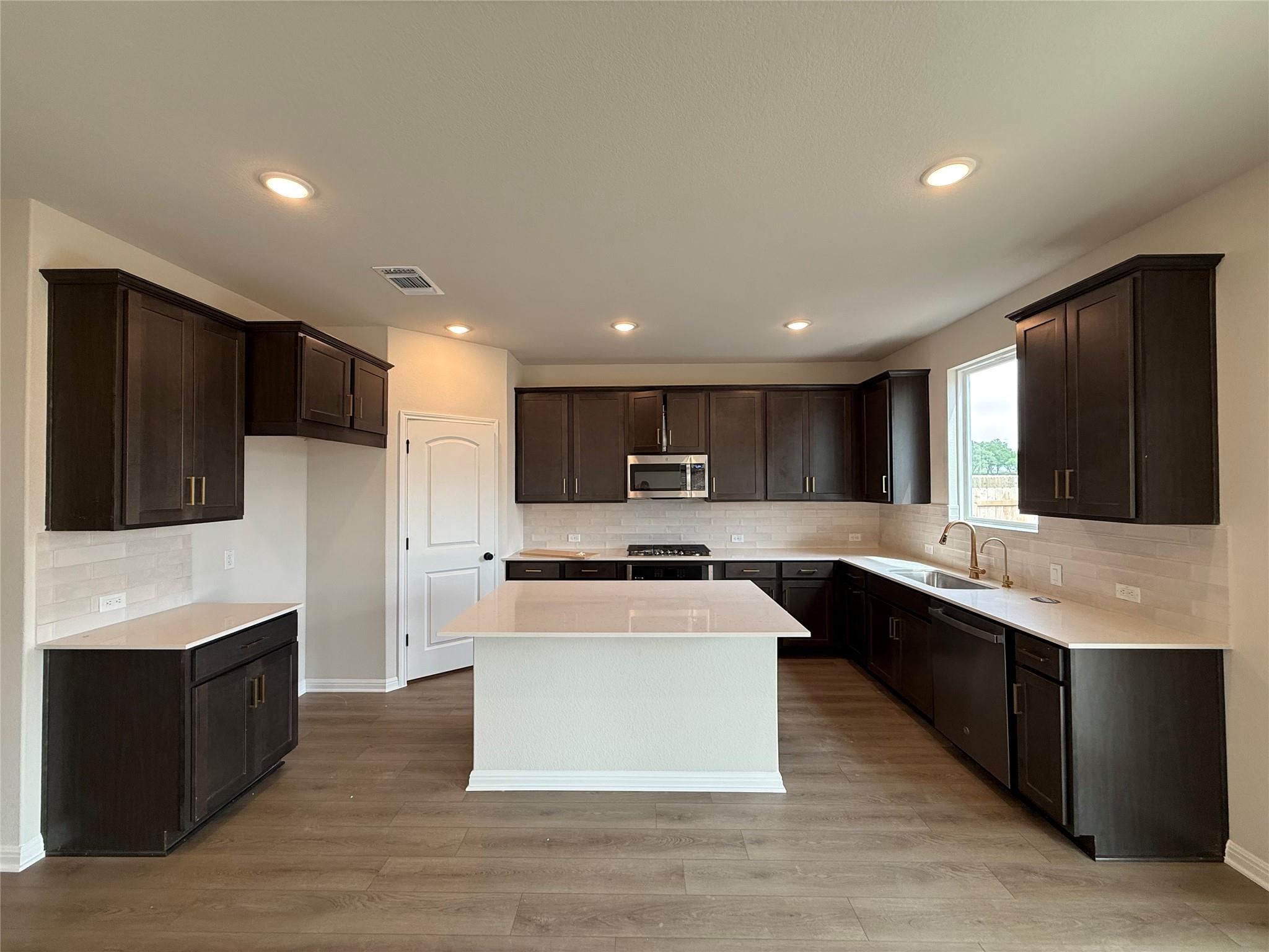 1041 Sienna Bear Rd, Georgetown, TX 78633