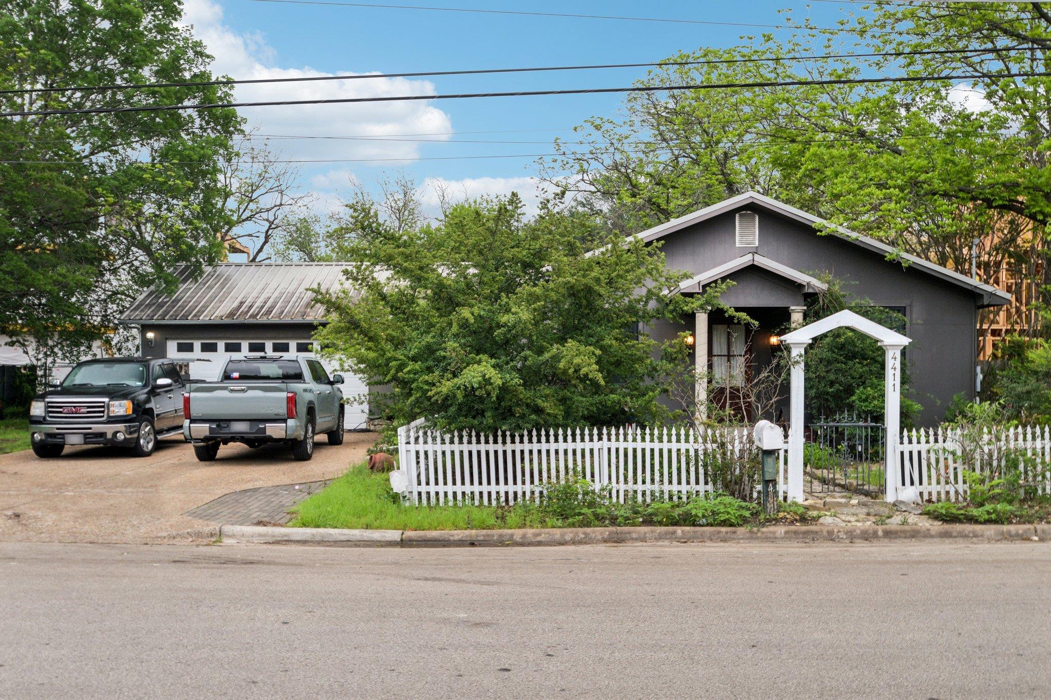 4411 Banister Ln, Austin, TX 78745