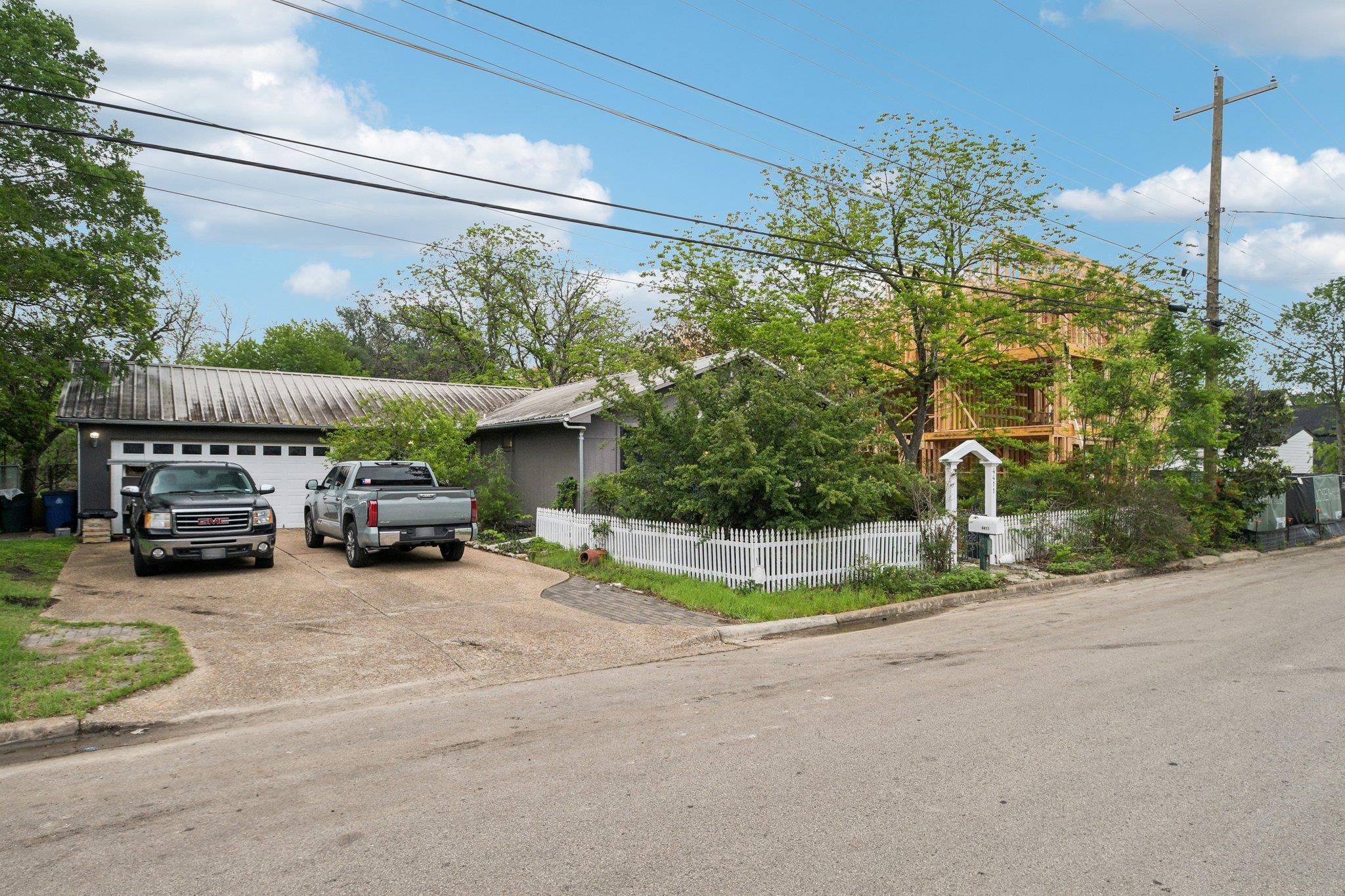 4411 Banister Ln, Austin, TX 78745