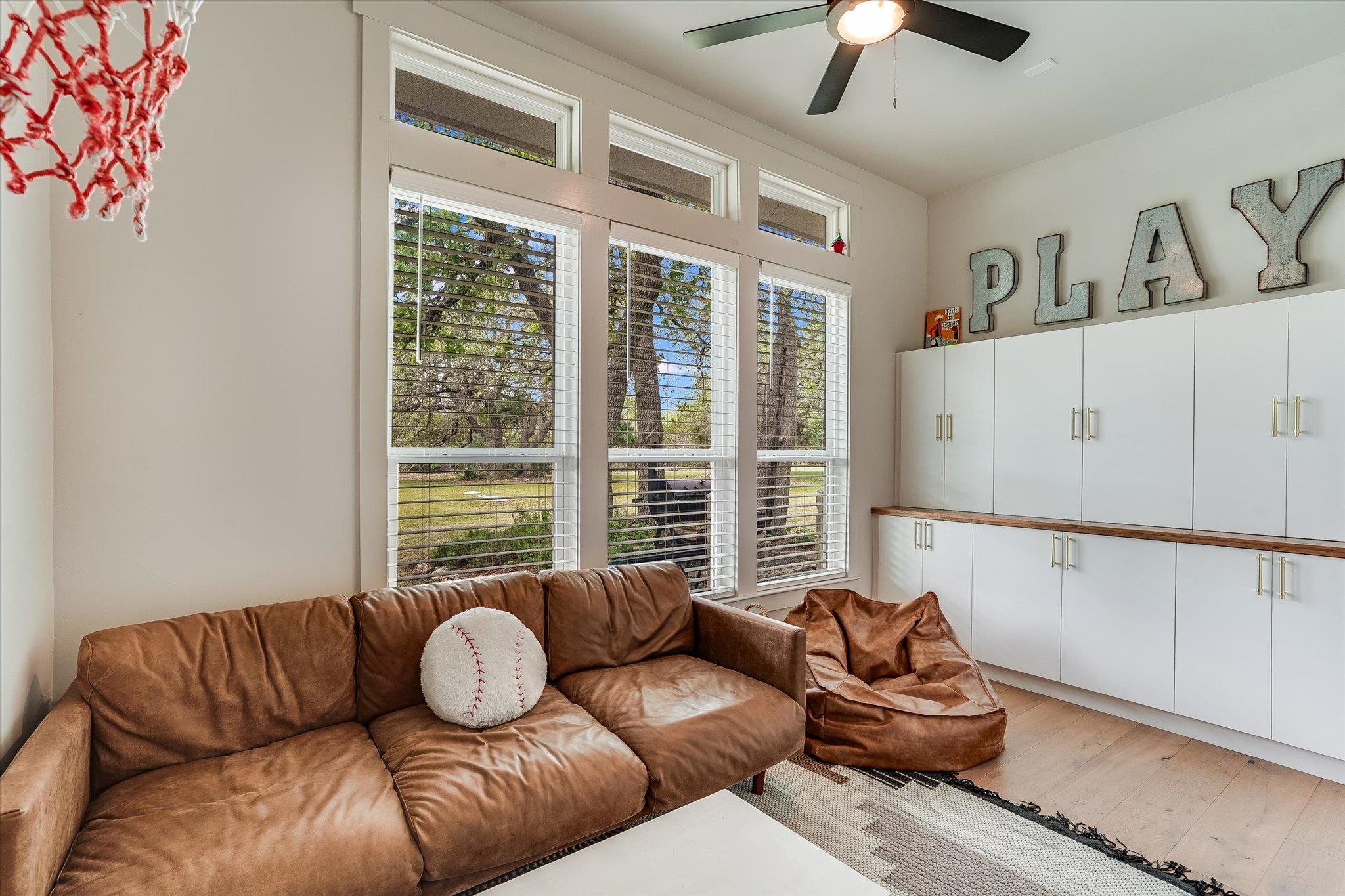 328 Barberry Park, Driftwood, TX 78619