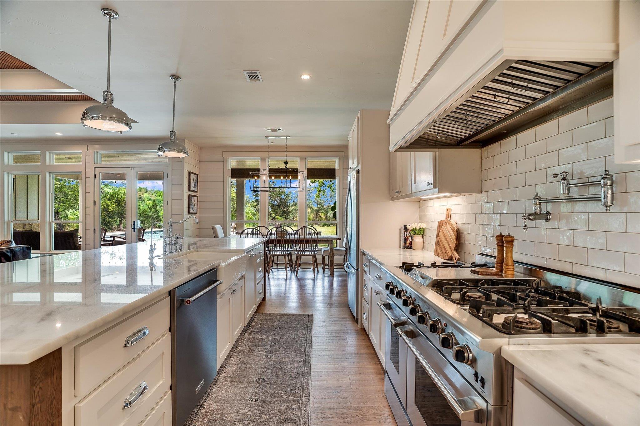 328 Barberry Park, Driftwood, TX 78619