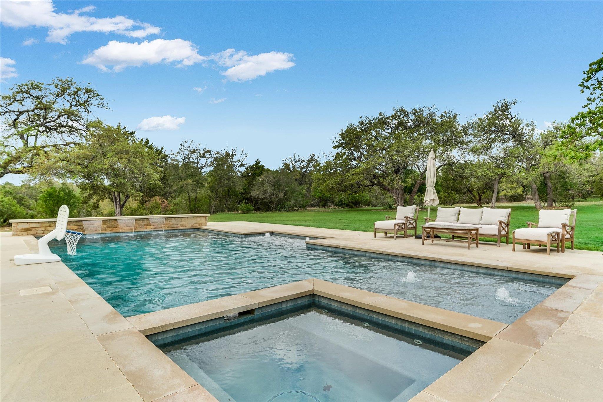 328 Barberry Park, Driftwood, TX 78619