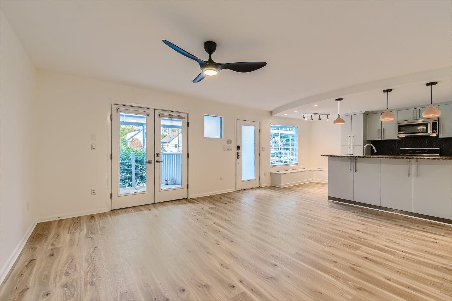 41 Waller St # 207, Austin, TX 78702