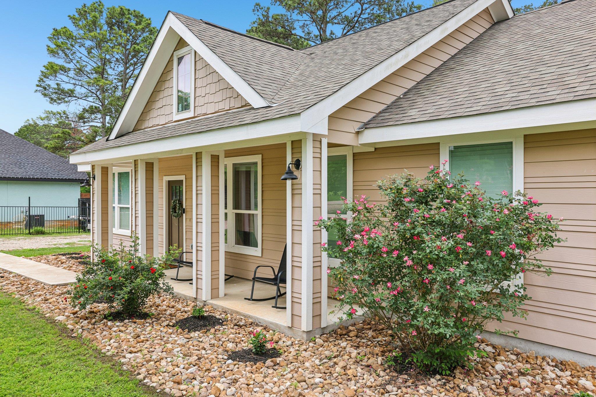 112 Twin Lakes Ln, Bastrop, TX 78602