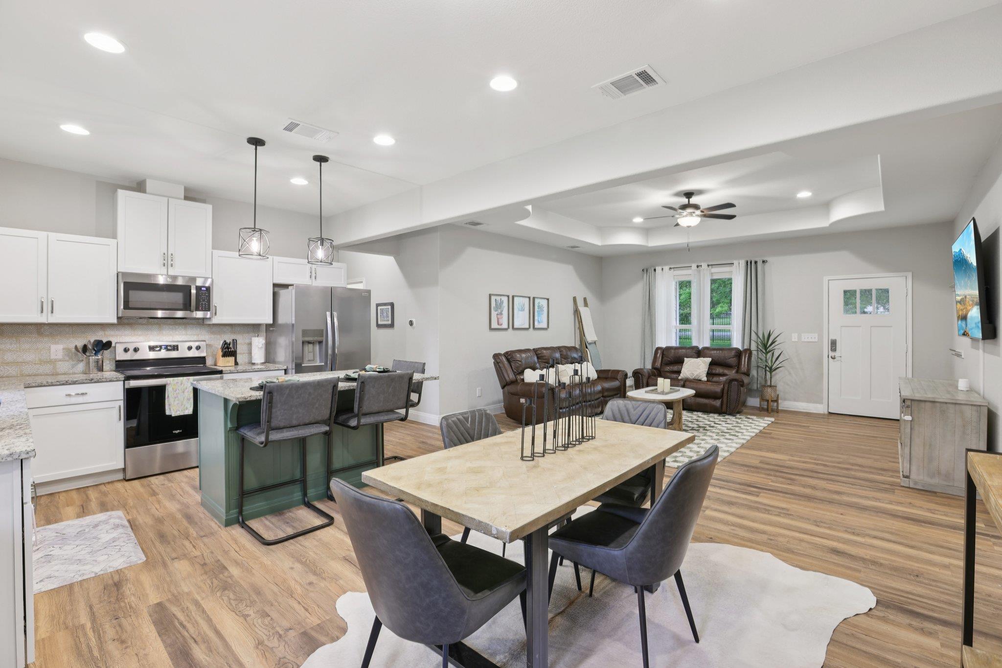 112 Twin Lakes Ln, Bastrop, TX 78602