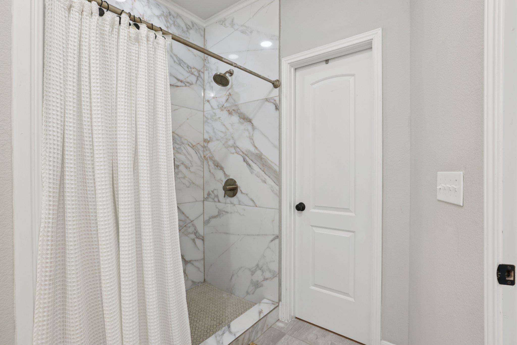 112 Twin Lakes Ln, Bastrop, TX 78602