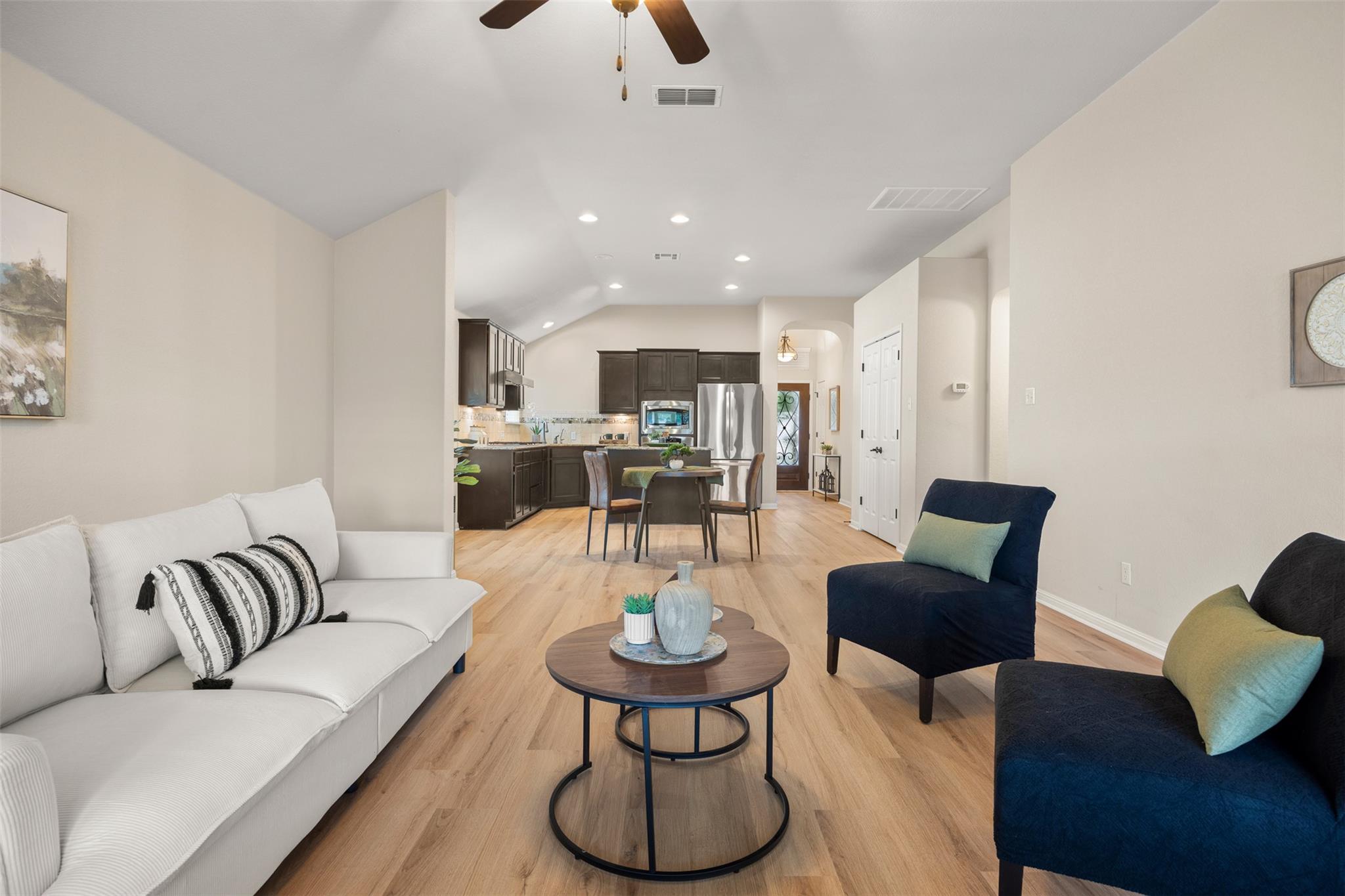 470 Middle Creek Dr, Buda, TX 78610