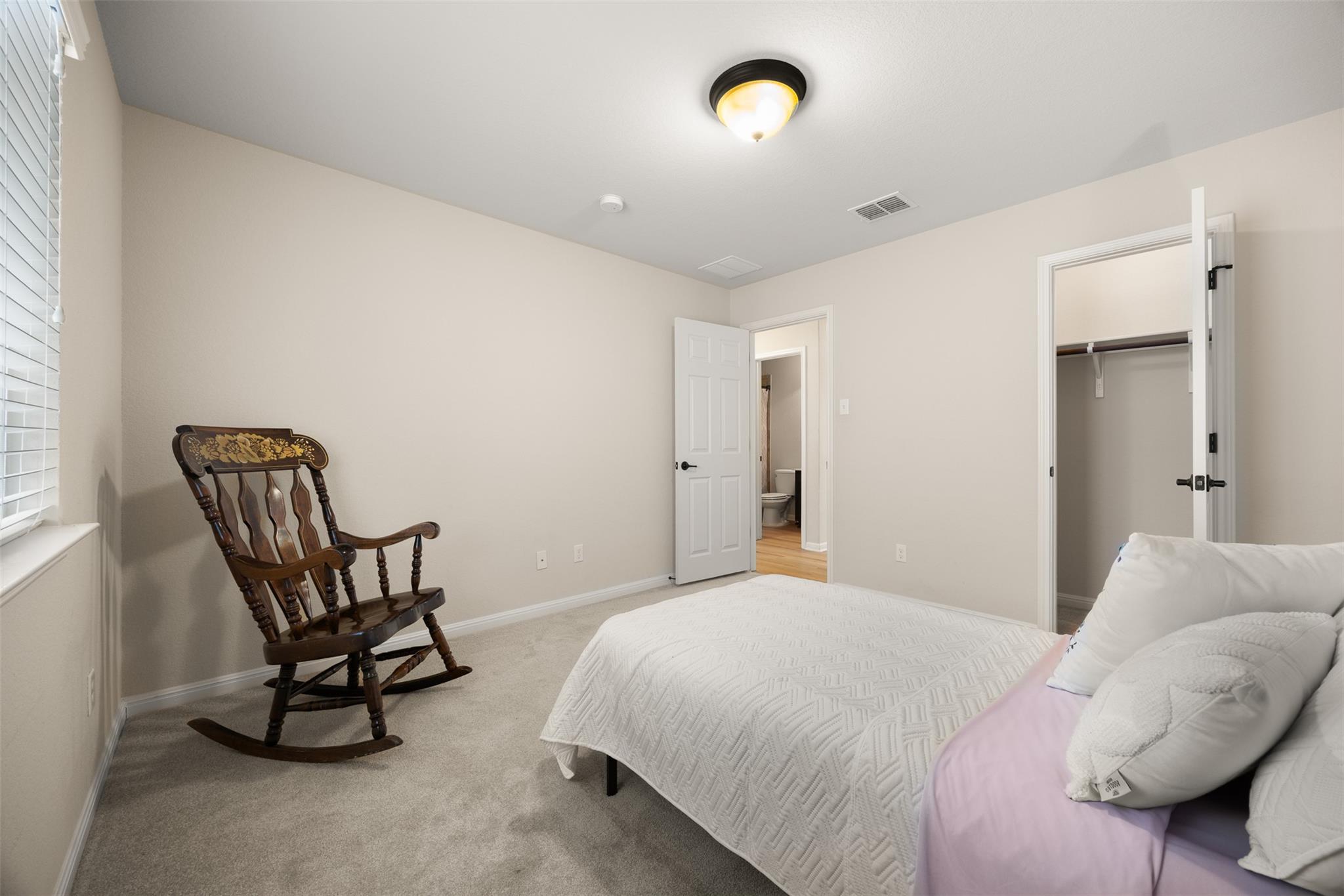 470 Middle Creek Dr, Buda, TX 78610